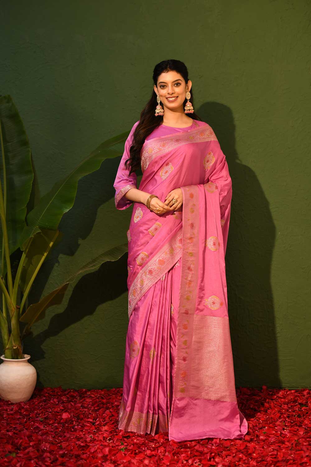 Lilac Mushru Satin Banarasi Handloom Saree With Meenakari Booti And Border Lilac Mushru Satin Banarasi Handloom Saree With Meenakari Booti And Border