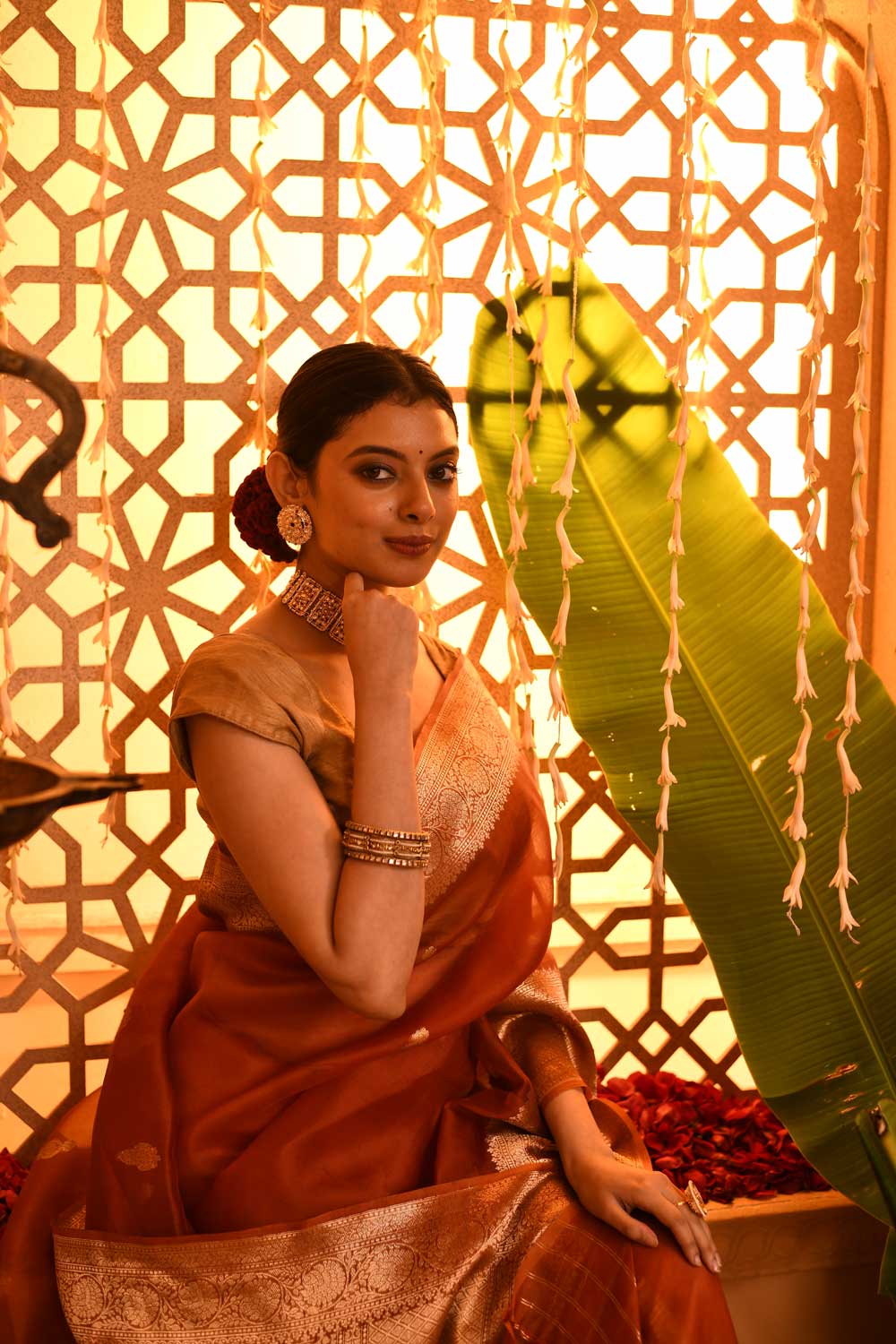 Rust Pure Kora Organza Banarasi Handloom Silk Saree With Kadhua Boota In Gold Zari Rust Pure Kora Organza Banarasi Handloom Silk Saree With Kadhua Boota In Gold Zari