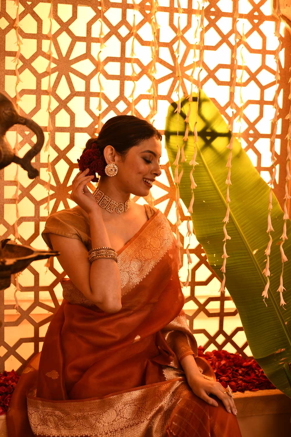 Rust Pure Kora Organza Banarasi Handloom Silk Saree With Kadhua Boota In Gold Zari Rust Pure Kora Organza Banarasi Handloom Silk Saree With Kadhua Boota In Gold Zari