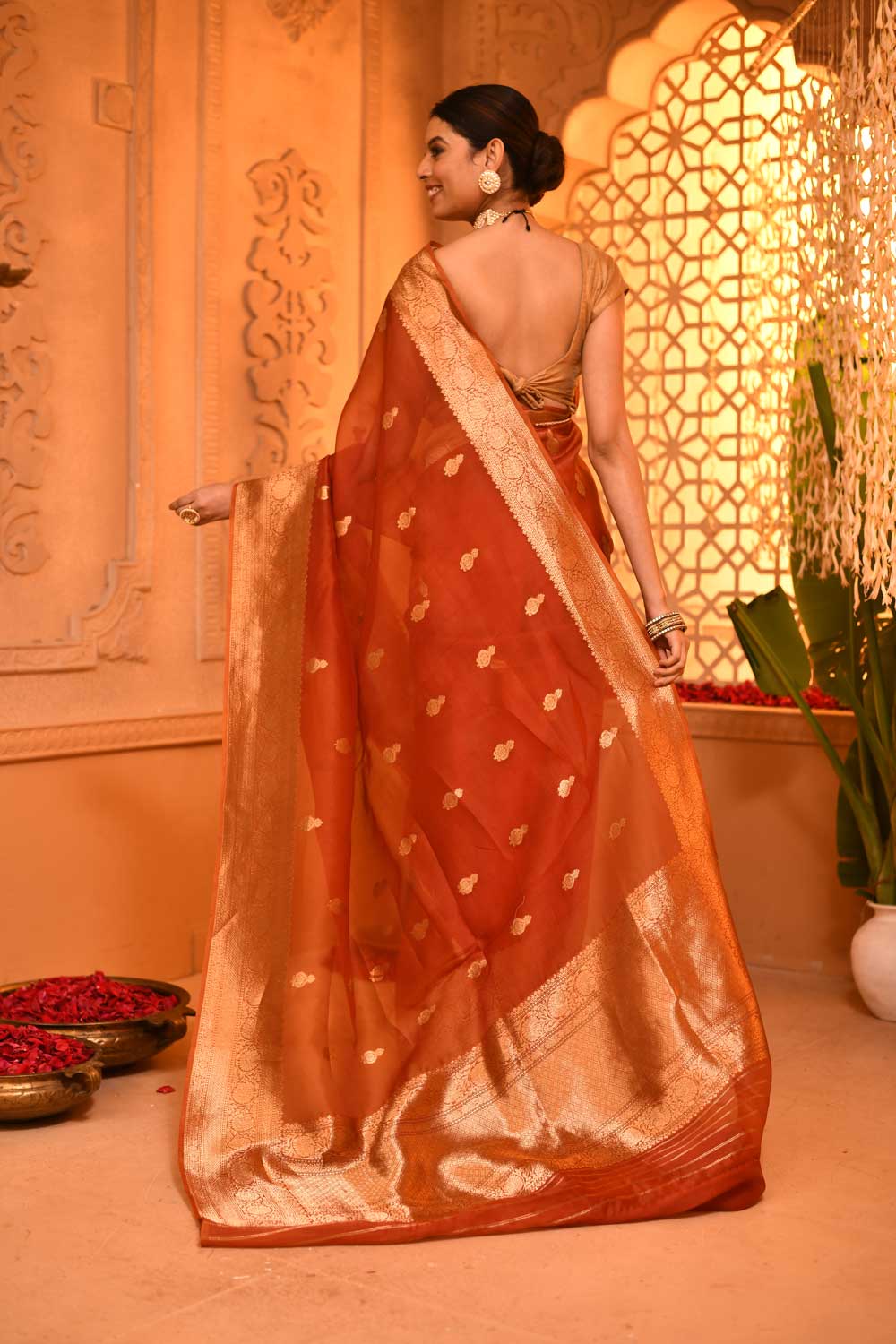 Rust Pure Kora Organza Banarasi Handloom Silk Saree With Kadhua Boota In Gold Zari Rust Pure Kora Organza Banarasi Handloom Silk Saree With Kadhua Boota In Gold Zari
