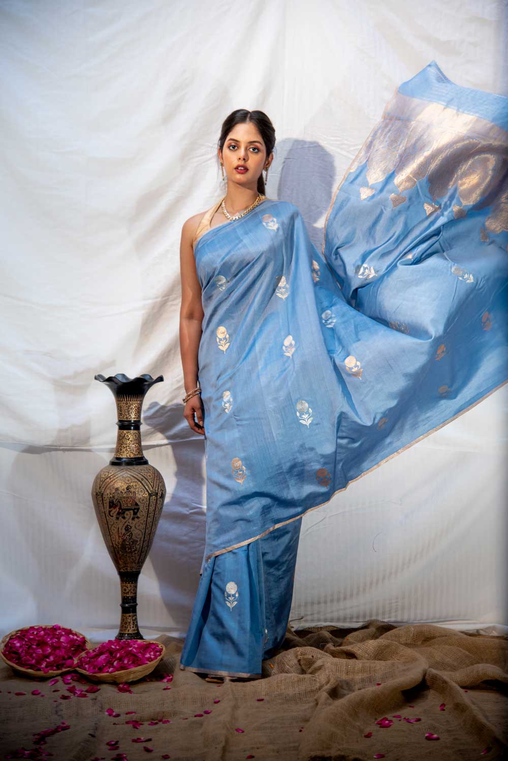 Rangkat Pure Katan Chiniya Silk Banarasi Handloom Saree With Kadhua Bootas Rangkat Pure Katan Chiniya Silk Banarasi Handloom Saree With Kadhua Bootas