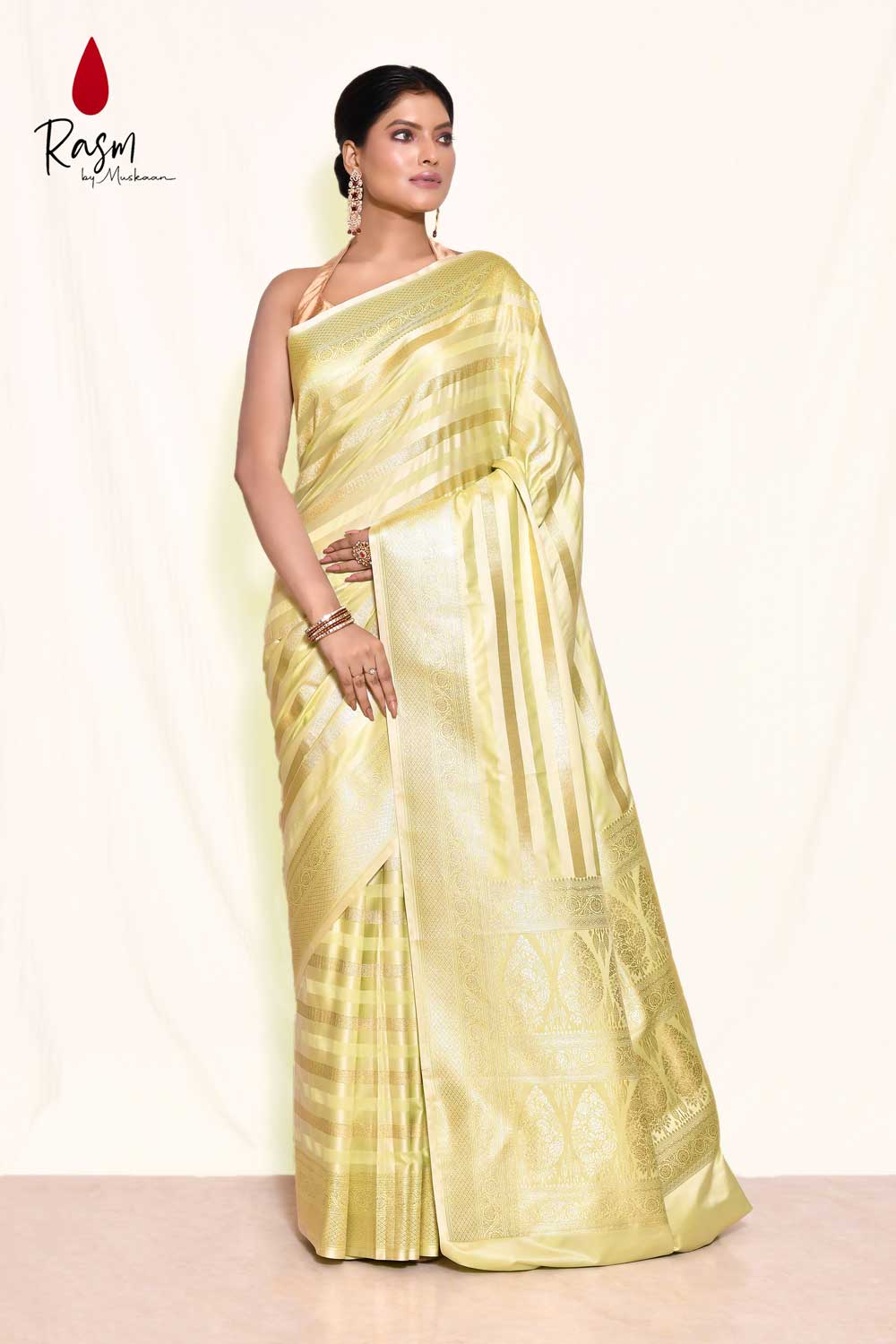 Tanchoi Banarasi Handloom Saree With Contemporary Stripe Pattern Design Tanchoi Banarasi Handloom Saree With Contemporary Stripe Pattern Design