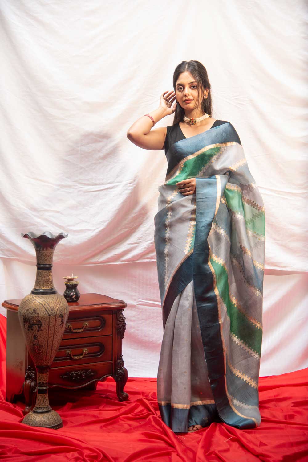Grey And Green Rangkat Pure Kora Organza  Banarasi Handloom Silk Saree With Modern Contemporary Body Grey And Green Rangkat Pure Kora Organza  Banarasi Handloom Silk Saree With Modern Contemporary Body