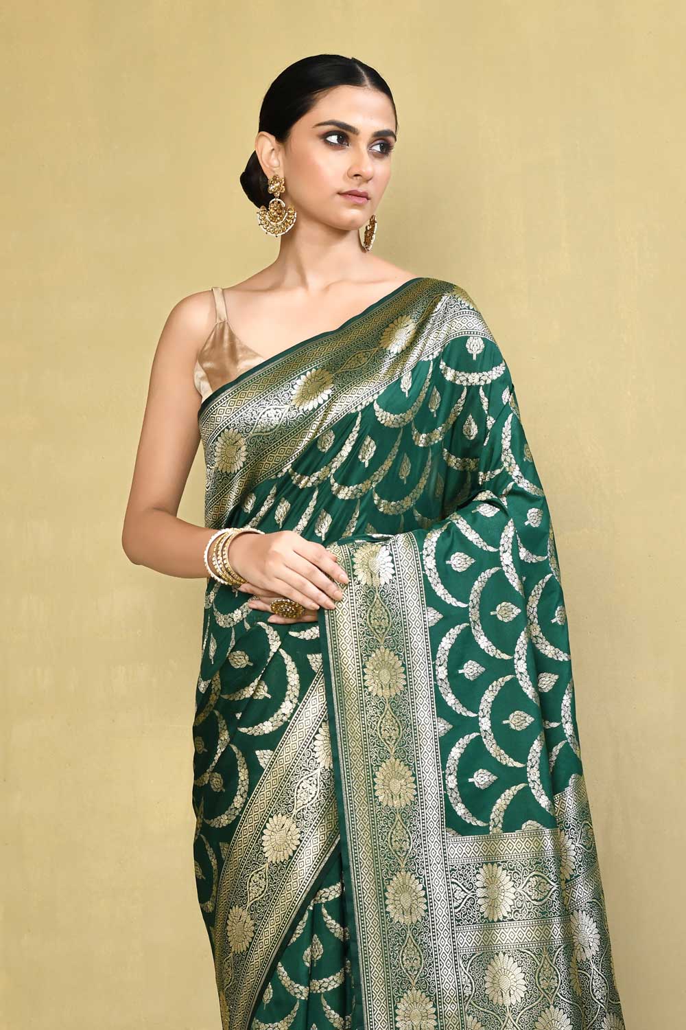 Green Banarasi Handloom Saree With Handwoven Jaal Pattern Green Banarasi Handloom Saree With Handwoven Jaal Pattern