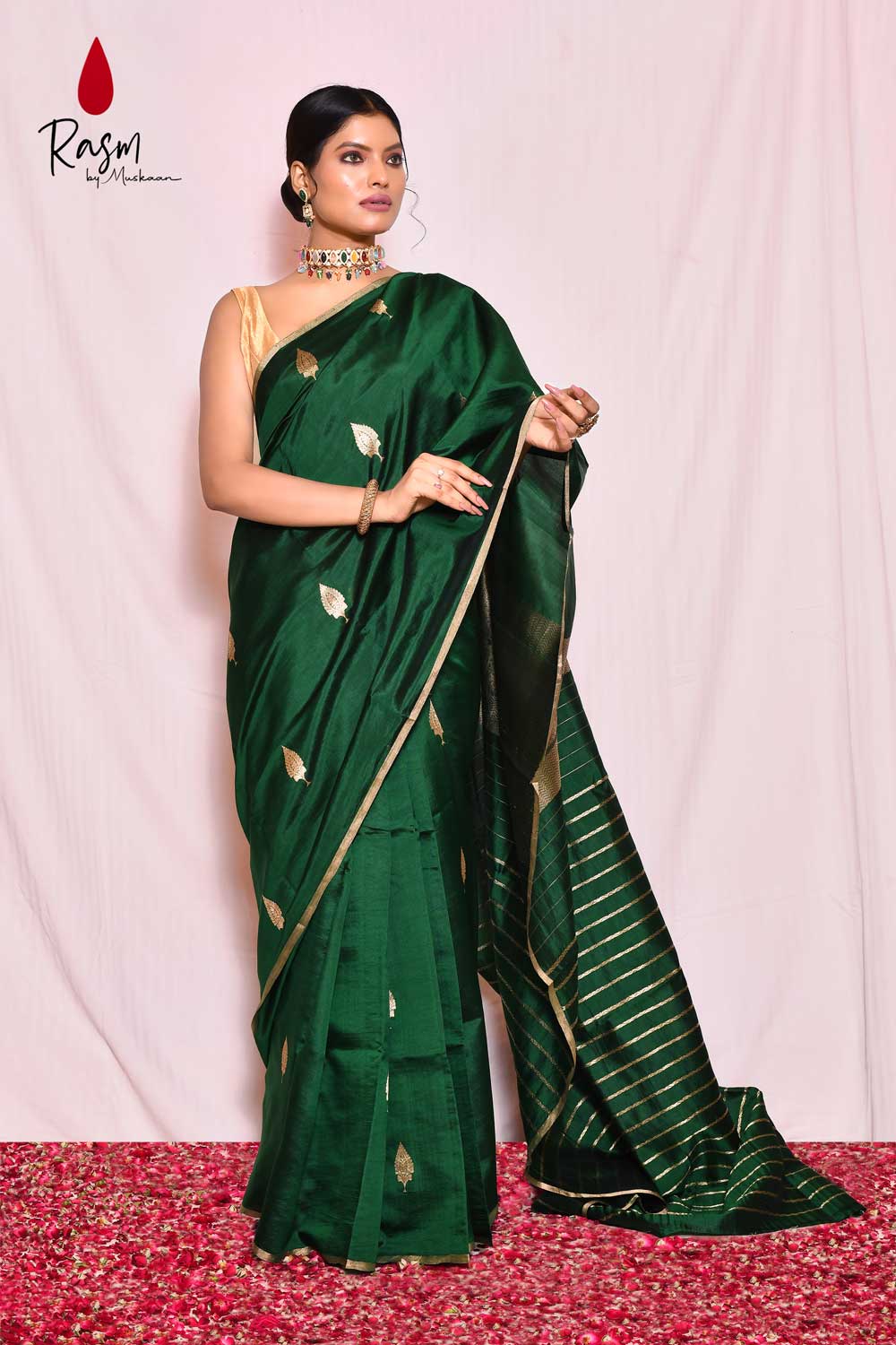 Bottle Green Pure Katan Silk Banarasi Handloom Saree Bottle Green Pure Katan Silk Banarasi Handloom Saree