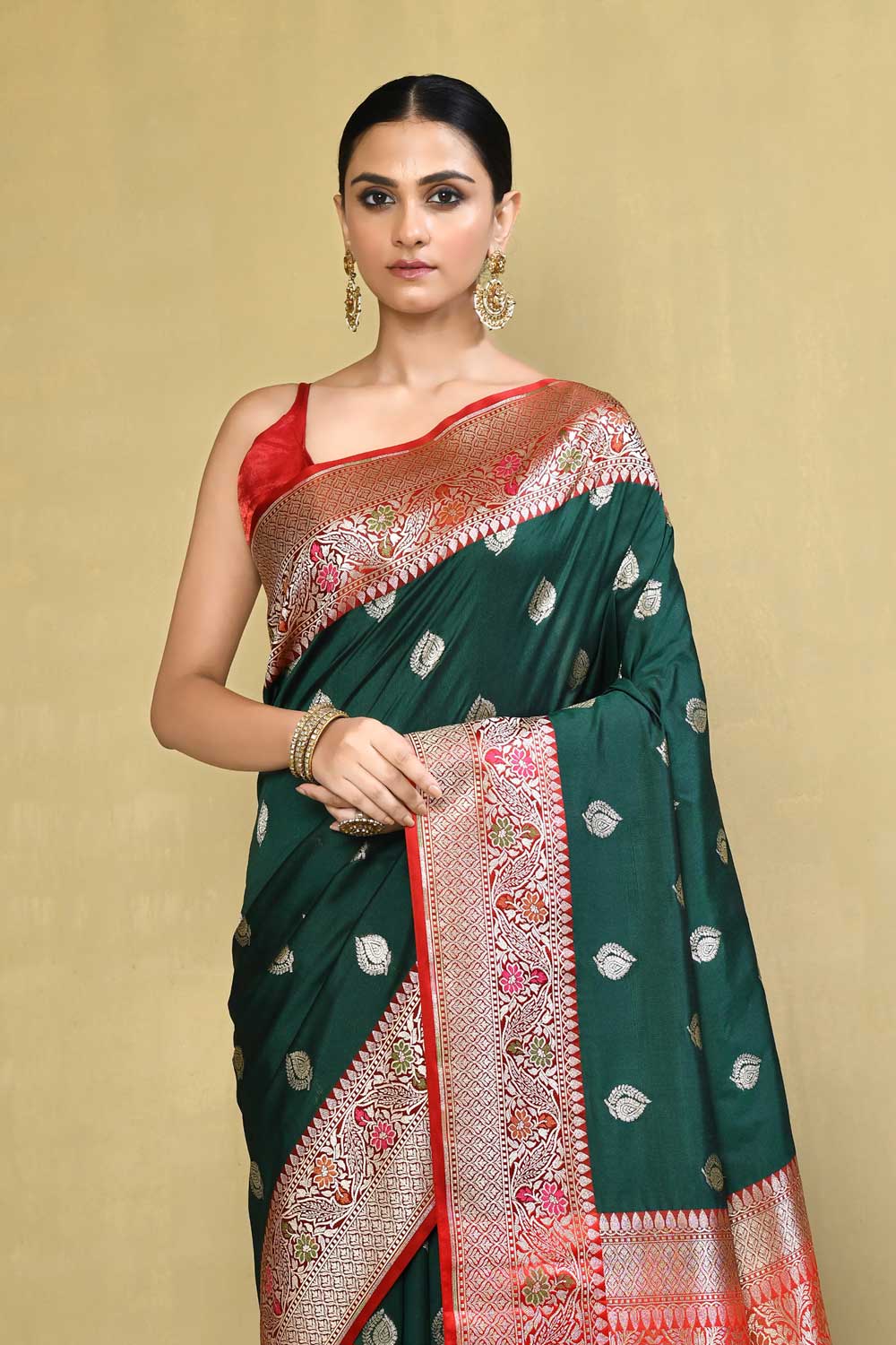 Bottle Green - Red Banarasi Handloom Saree With Contrast Meenakari Border Bottle Green - Red Banarasi Handloom Saree With Contrast Meenakari Border