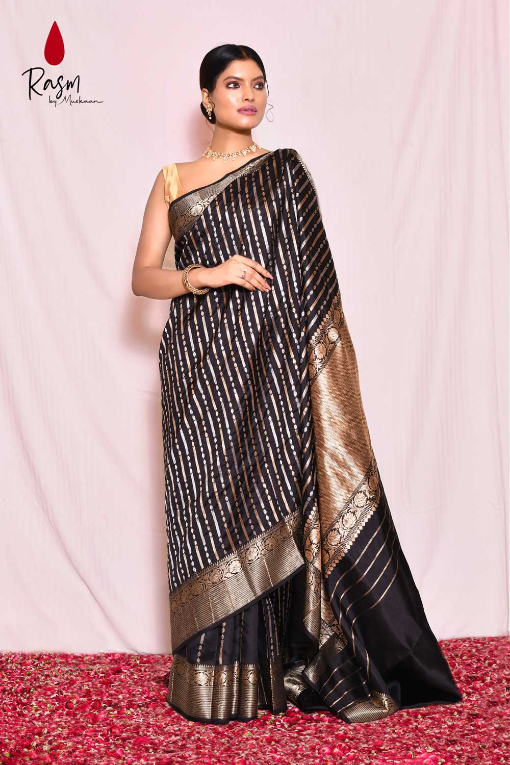 Black Pure Katan Silk Banarasi Handloom Saree With Ropa-Sona Stripe Pattern Design