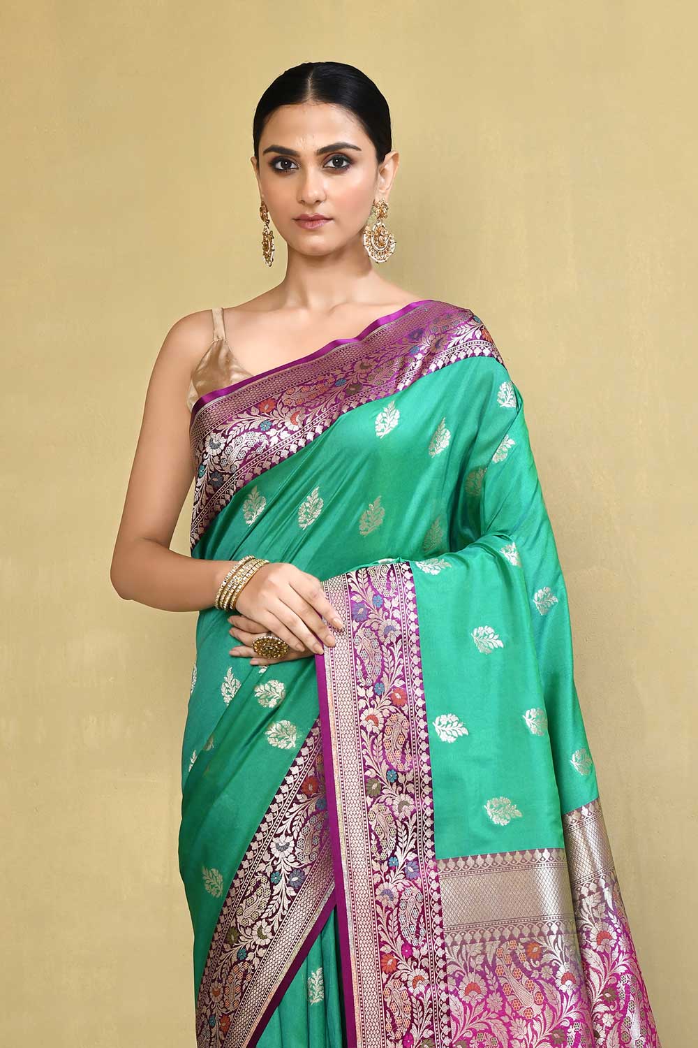 Green - Magenta Banarasi Saree With Meenakari Border Green - Magenta Banarasi Saree With Meenakari Border