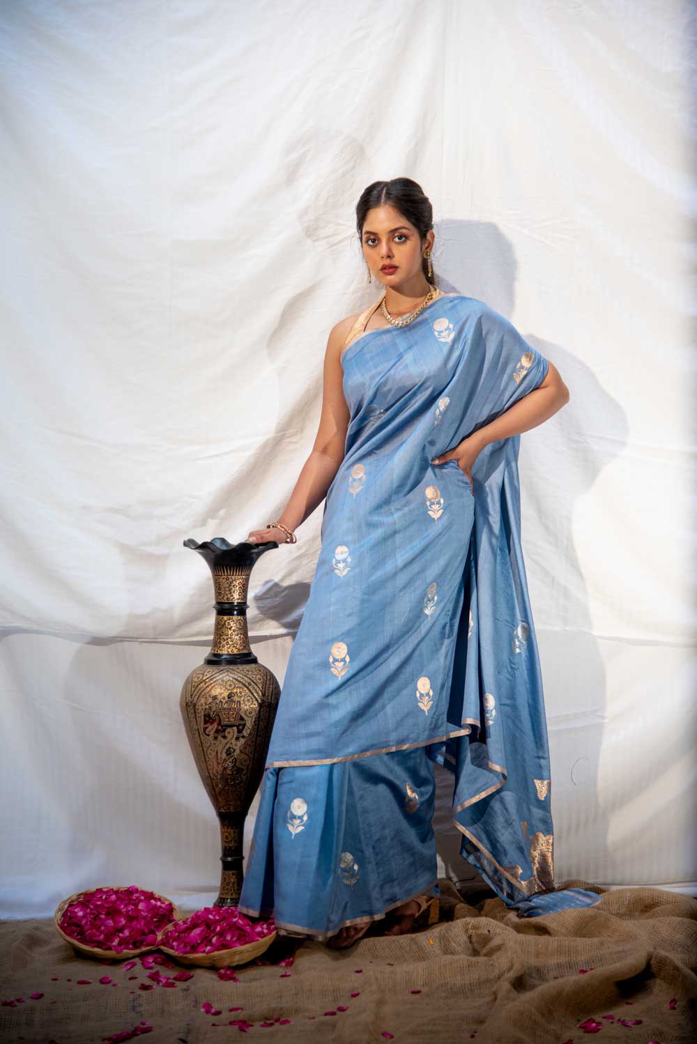 Rangkat Pure Katan Chiniya Silk Banarasi Handloom Saree With Kadhua Bootas Rangkat Pure Katan Chiniya Silk Banarasi Handloom Saree With Kadhua Bootas