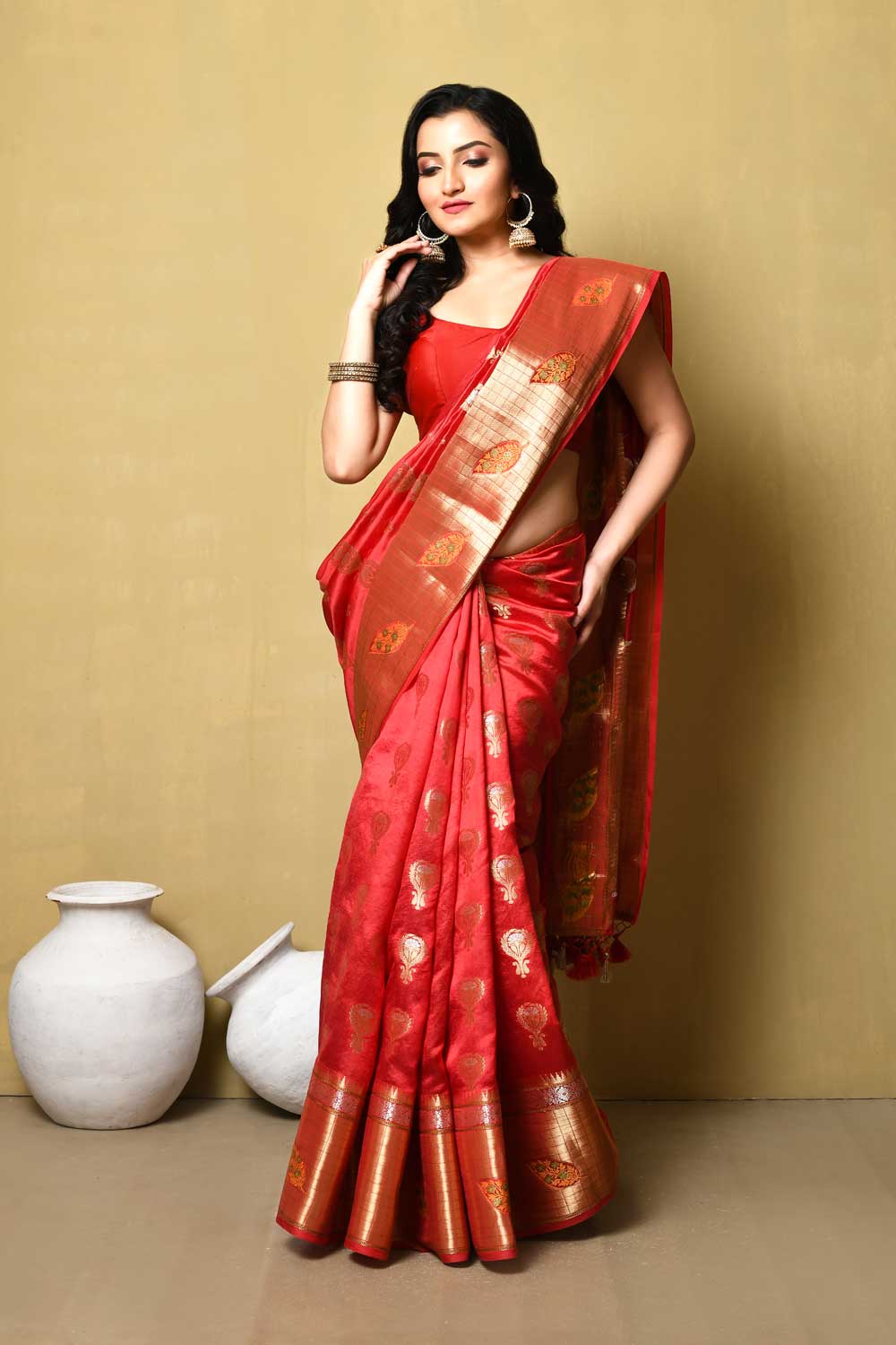 Red Pure Katan Dupion Silk Banarasi Handloom Saree With Ropa-sona Boota And Meenakari Border Red Pure Katan Dupion Silk Banarasi Handloom Saree With Ropa-sona Boota And Meenakari Border