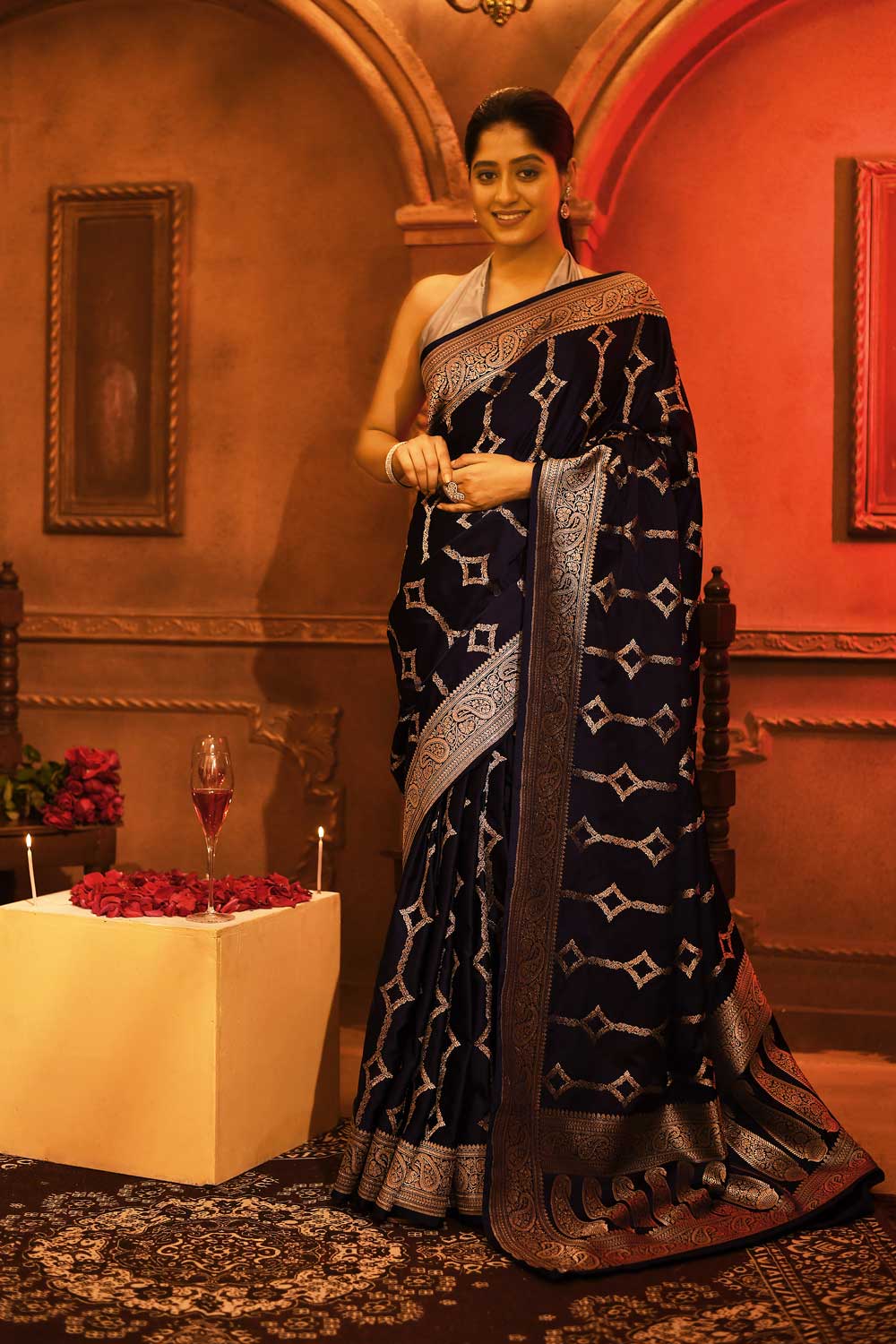 Handloom Saree With Contemporary Pattern Design Handloom Saree With Contemporary Pattern Design