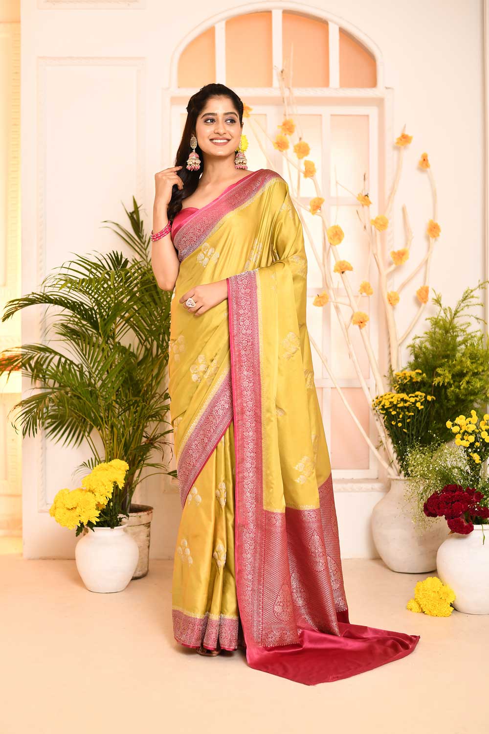Handloom Saree With Handwoven Boota with contrast Border In Silver Zari Handloom Saree With Handwoven Boota with contrast Border In Silver Zari