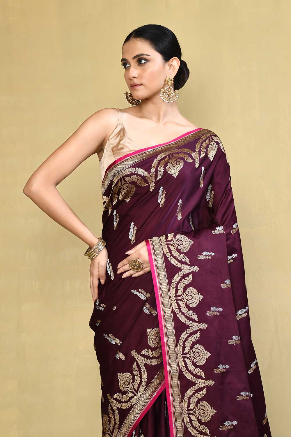 Deep Wine Banarasi Handloom Saree With Scalloped Border Deep Wine Banarasi Handloom Saree With Scalloped Border