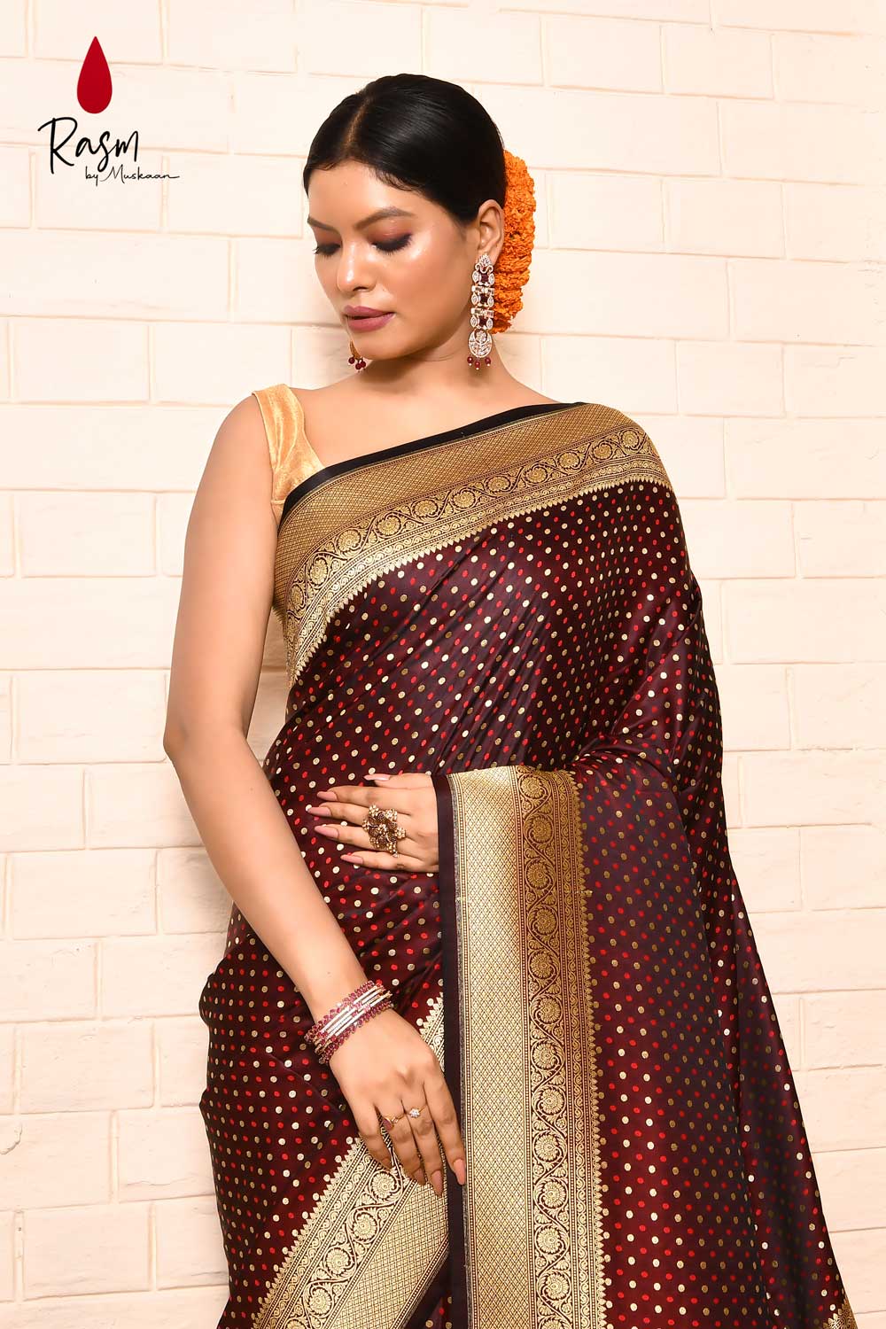 Tanchoi Banarasi Handloom Saree With Handwoven Booti Tanchoi Banarasi Handloom Saree With Handwoven Booti