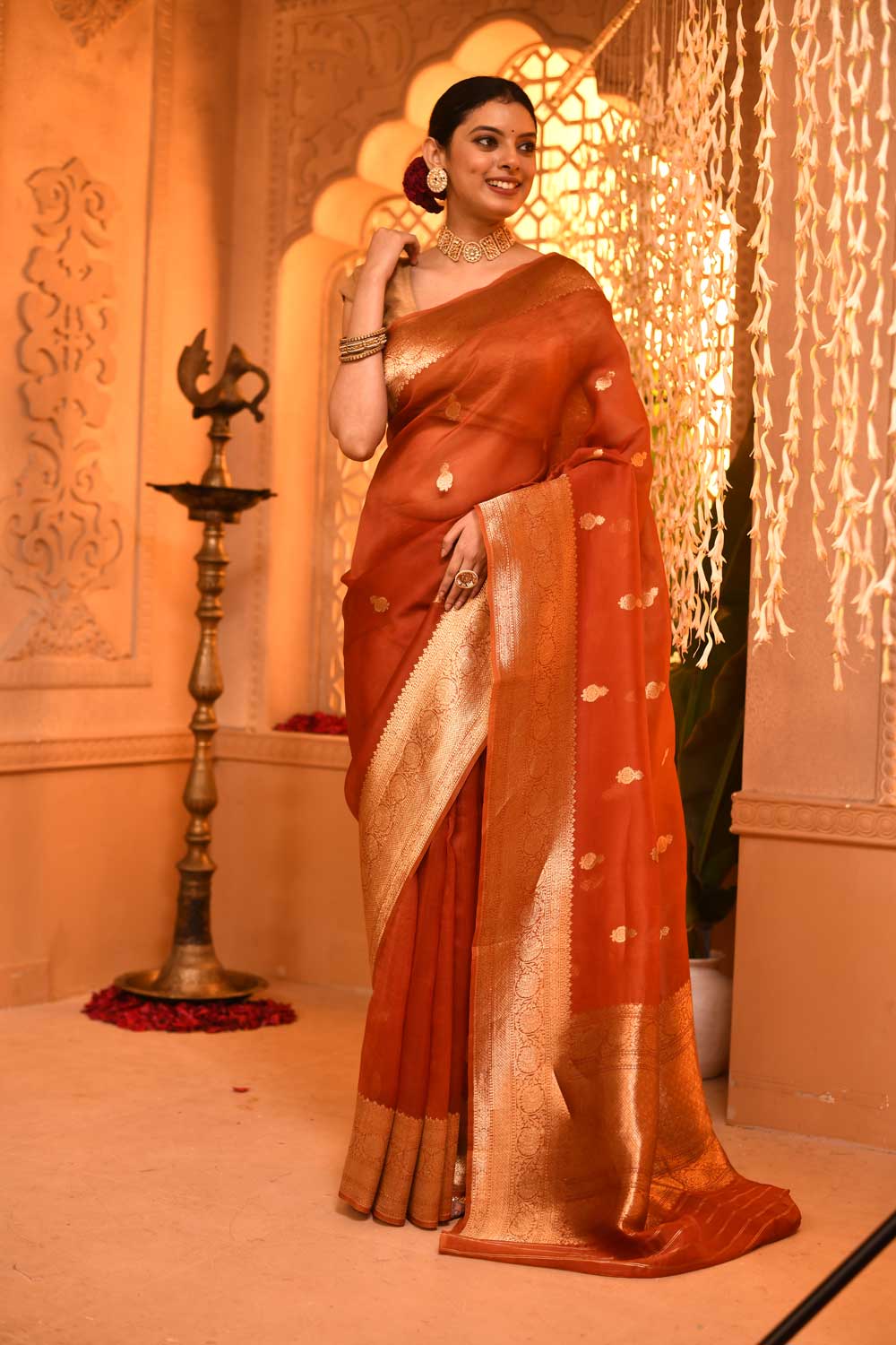 Rust Pure Kora Organza Banarasi Handloom Silk Saree With Kadhua Boota In Gold Zari Rust Pure Kora Organza Banarasi Handloom Silk Saree With Kadhua Boota In Gold Zari
