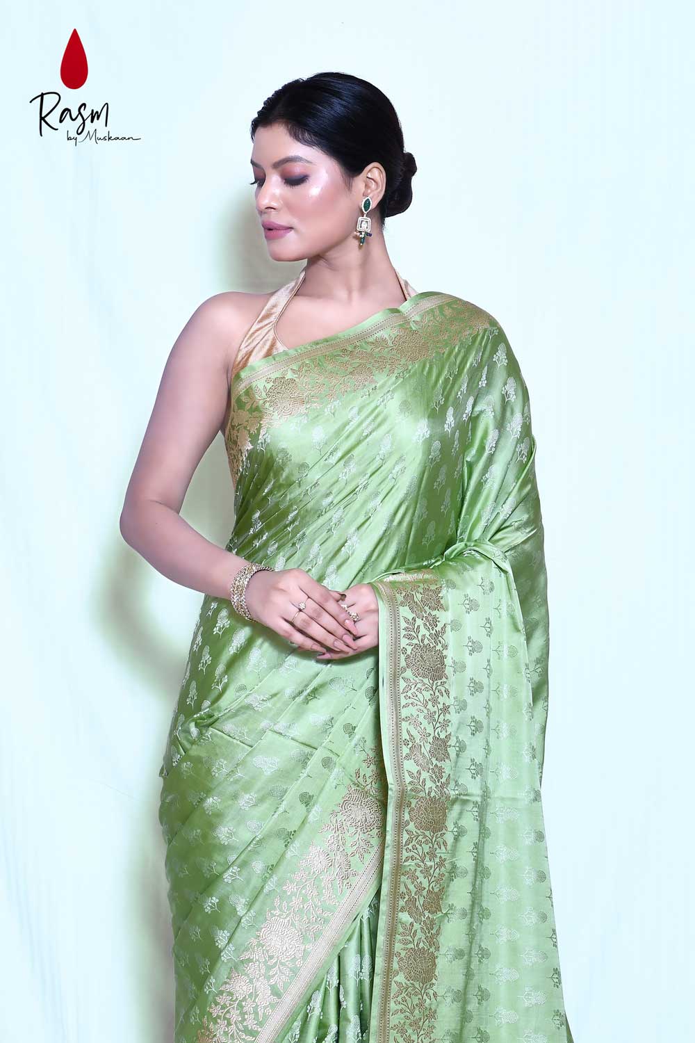 Green Pure Katan Mushru Silk Banarasi Handloom Saree With Kadhua Border Green Pure Katan Mushru Silk Banarasi Handloom Saree With Kadhua Border