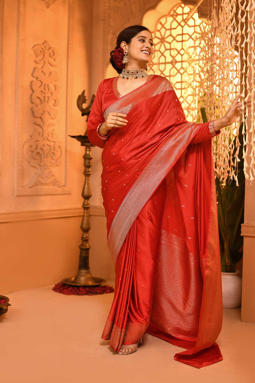 Red Mushru Satin Banarasi Handloom Saree Red Mushru Satin Banarasi Handloom Saree