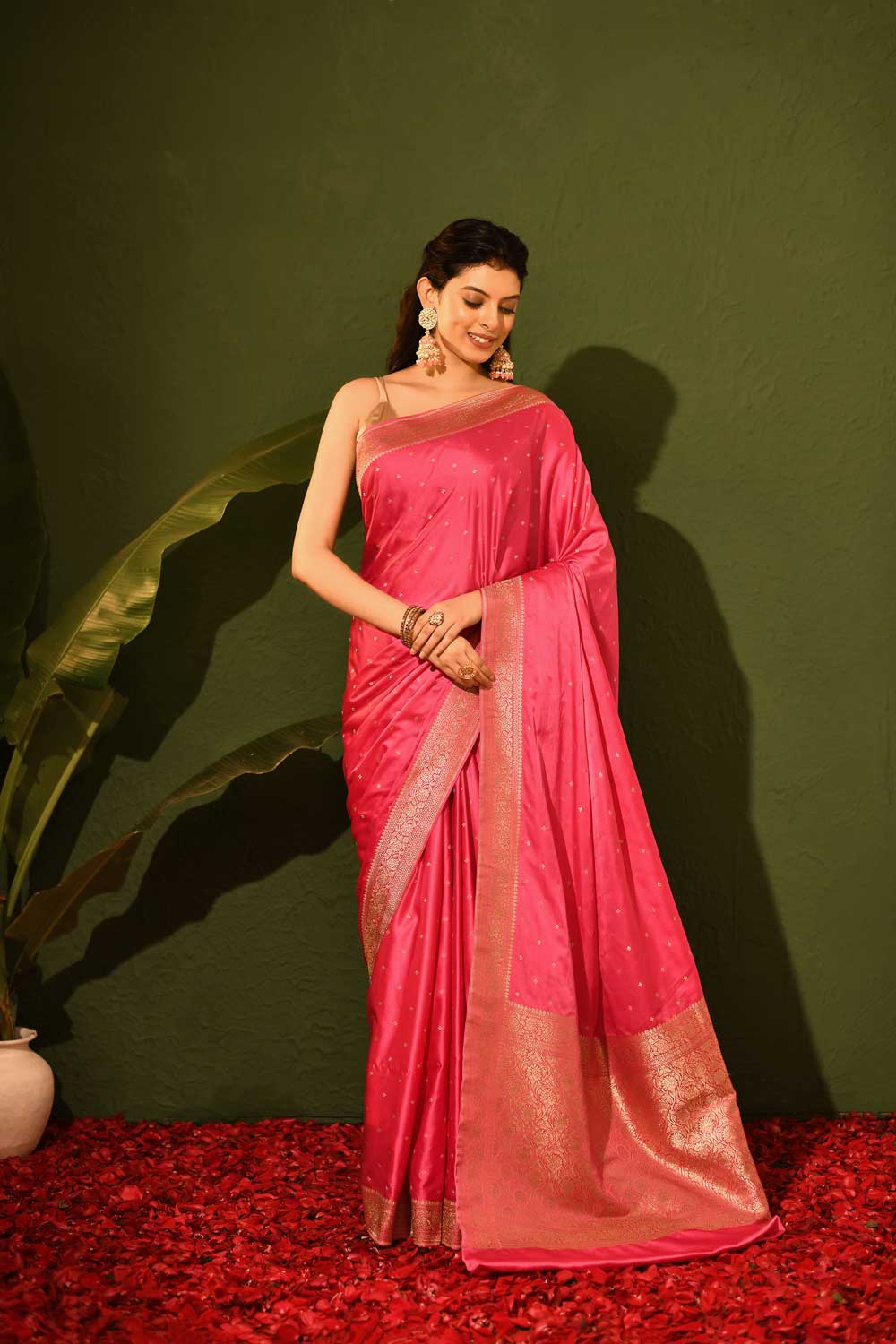 Pink Mushru Satin Banarasi Handloom Saree With Handwoven Booti And Border Pink Mushru Satin Banarasi Handloom Saree With Handwoven Booti And Border