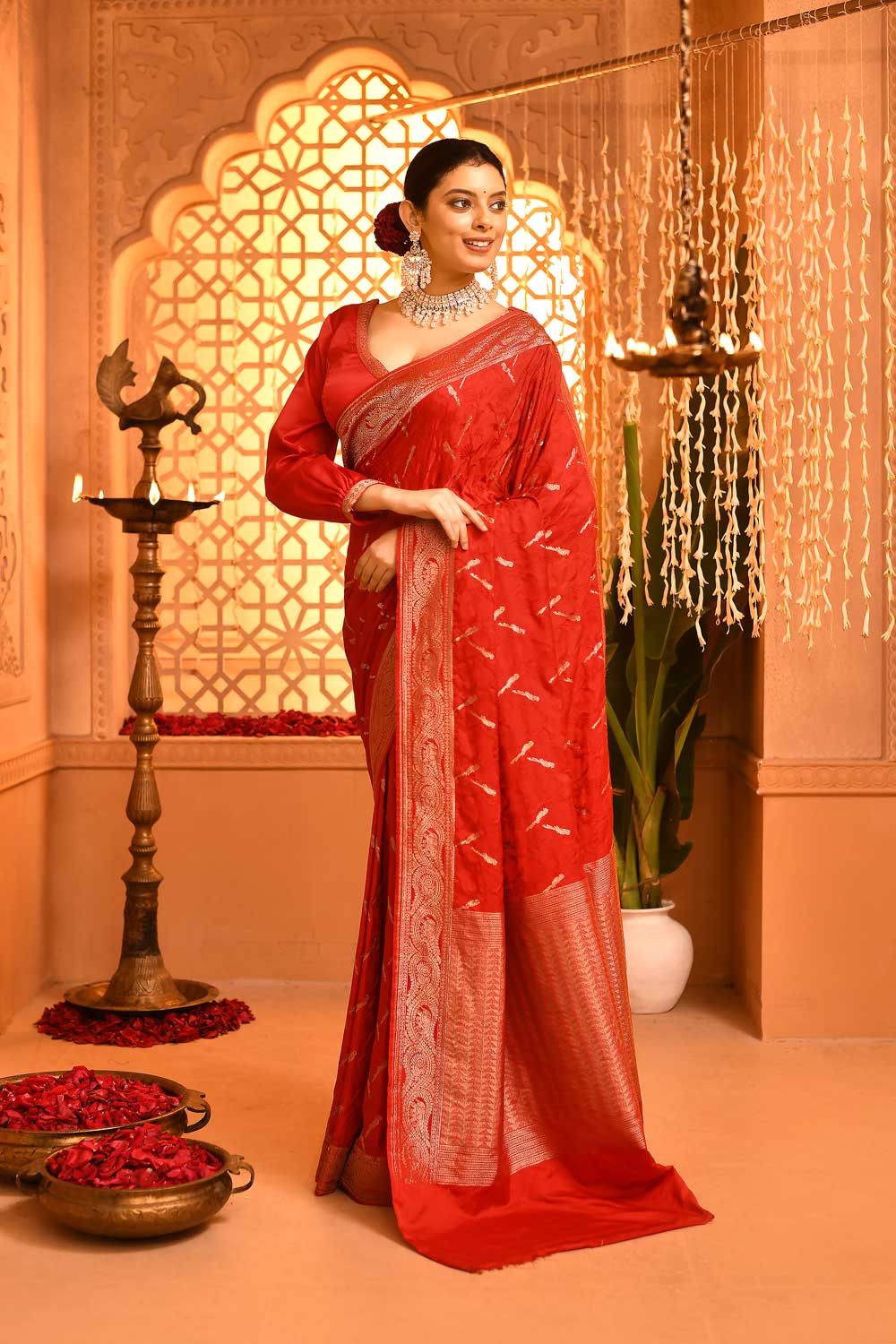 Red 'shikargah' Mushru Satin Banarasi Handloom Saree With Tanchoi Jaal Red 'shikargah' Mushru Satin Banarasi Handloom Saree With Tanchoi Jaal