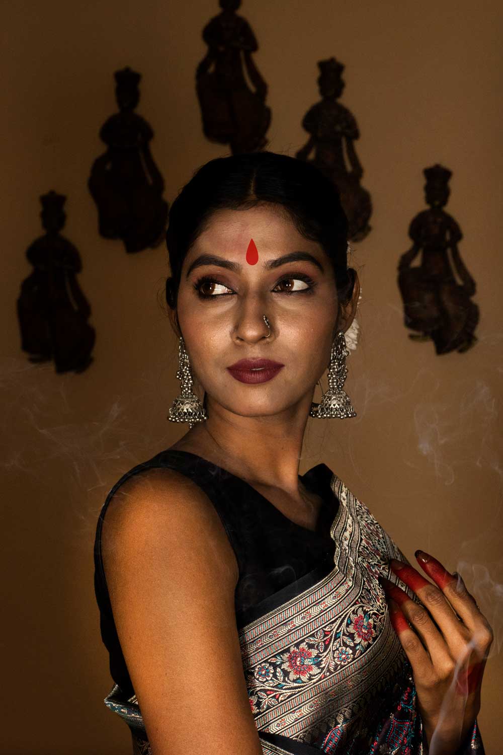 Black Tanchoi Jamawar Banarasi Handloom Saree Black Tanchoi Jamawar Banarasi Handloom Saree