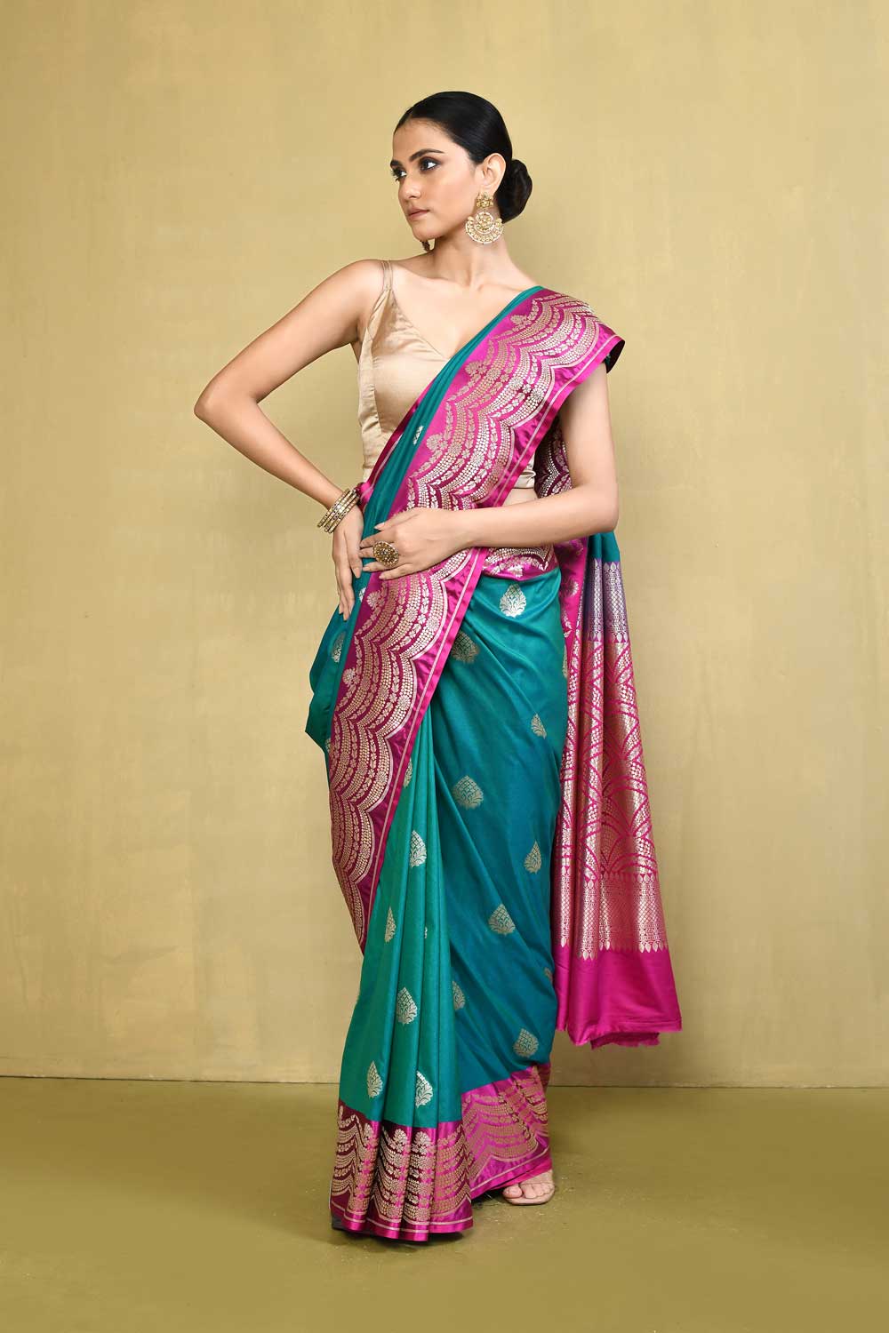 Blue And Green Banarasi Handloom Saree With Blouse Blue And Green Banarasi Handloom Saree With Blouse