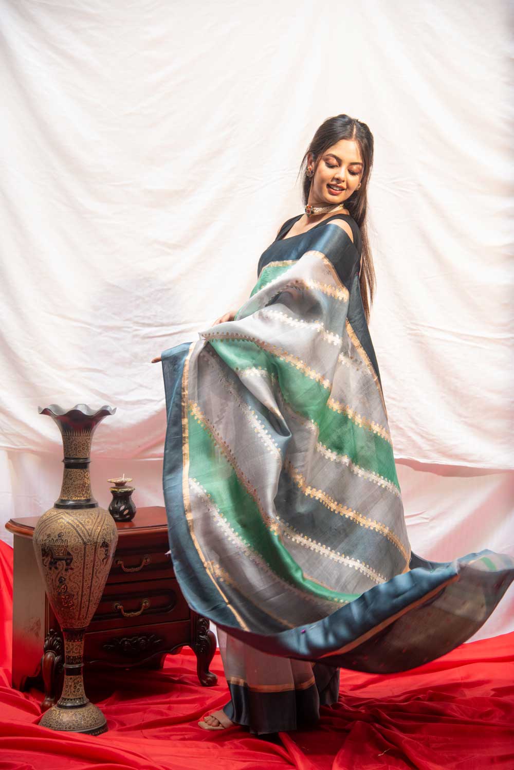 Grey And Green Rangkat Pure Kora Organza  Banarasi Handloom Silk Saree With Modern Contemporary Body Grey And Green Rangkat Pure Kora Organza  Banarasi Handloom Silk Saree With Modern Contemporary Body