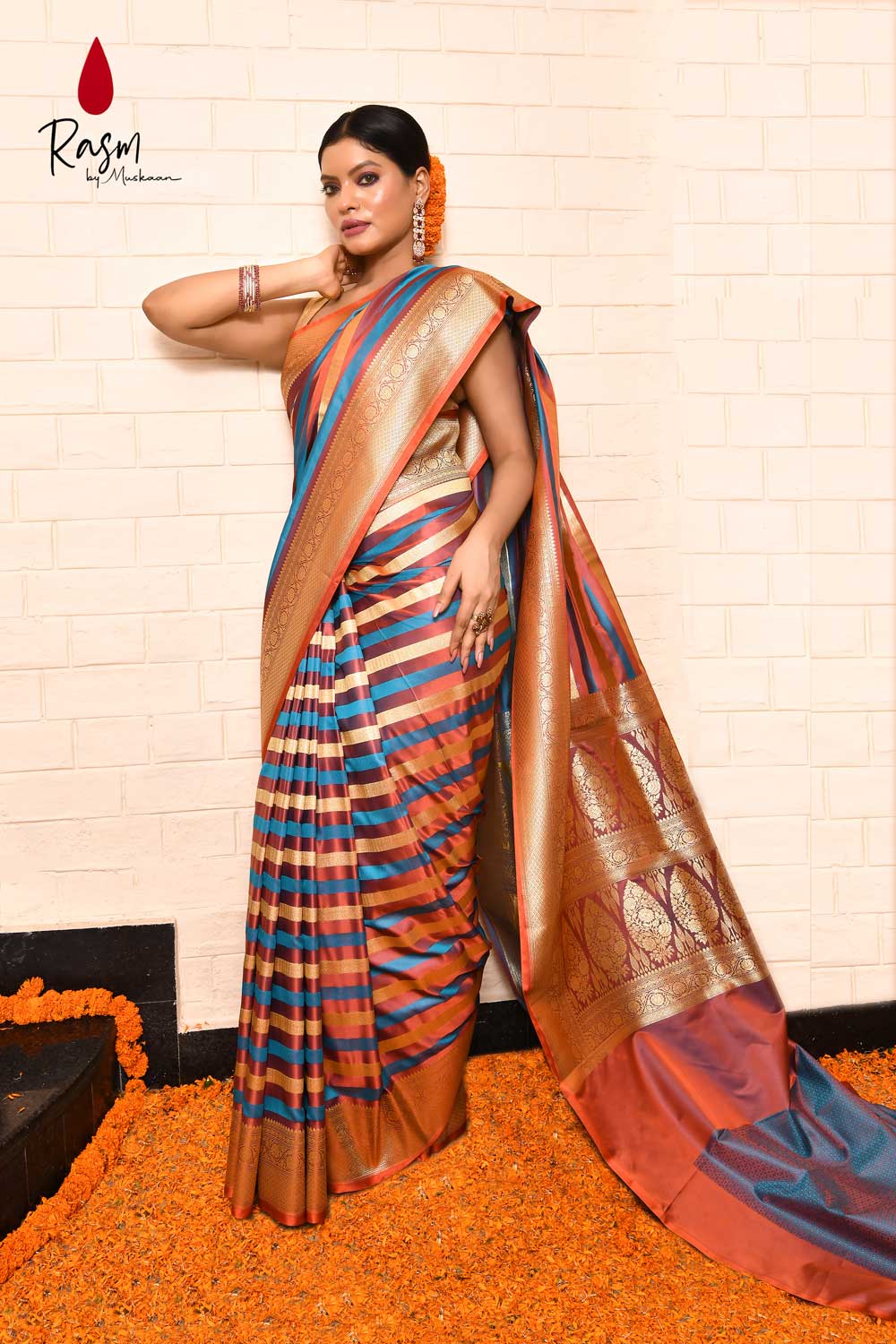 Tanchoi Banarasi Handloom Saree With Contemporary Stripe Pattern Design Tanchoi Banarasi Handloom Saree With Contemporary Stripe Pattern Design