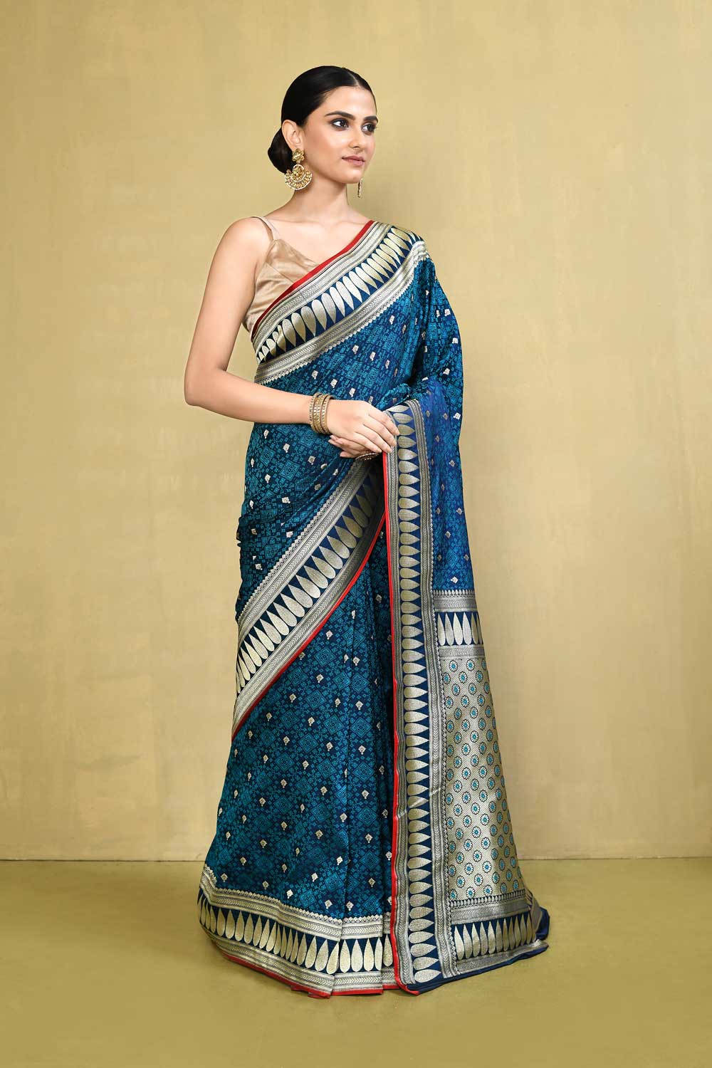 Blue Handloom Reshmi Tanchoi Saree With Handwoven Border Blue Handloom Reshmi Tanchoi Saree With Handwoven Border