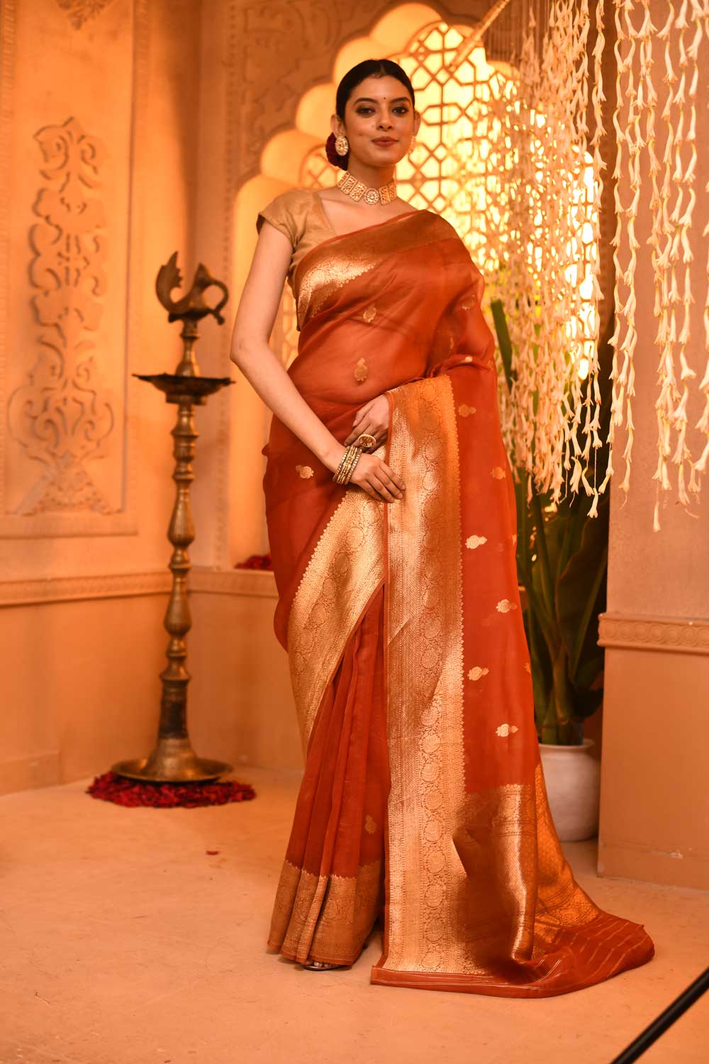 Rust Pure Kora Organza Banarasi Handloom Silk Saree With Kadhua Boota In Gold Zari Rust Pure Kora Organza Banarasi Handloom Silk Saree With Kadhua Boota In Gold Zari