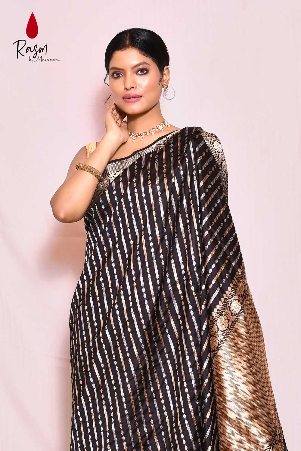 Black Pure Katan Silk Saree With Ropa-Sona Stripe Pattern Design Black Pure Katan Silk Saree With Ropa-Sona Stripe Pattern Design