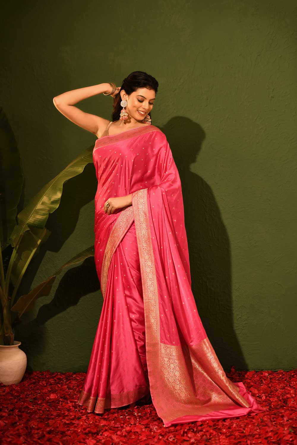 Pink Mushru Satin Banarasi Handloom Saree With Handwoven Booti And Border Pink Mushru Satin Banarasi Handloom Saree With Handwoven Booti And Border
