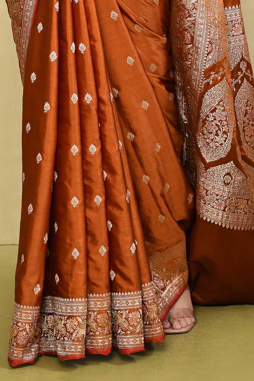 Rust Mushroo Satin Saree With Booti And Meenakari Border Rust Mushroo Satin Saree With Booti And Meenakari Border