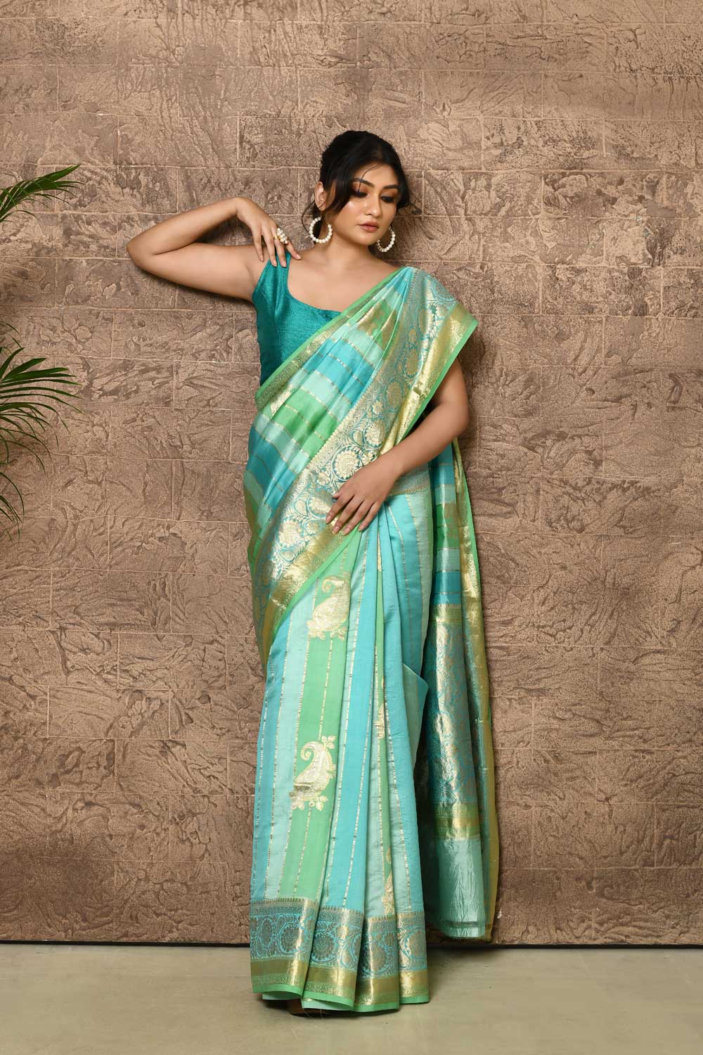 Rangkat Pure Katan Chiniya Silk Banarasi Handloom Saree With Ropa Sona Strped Body And Border Rangkat Pure Katan Chiniya Silk Banarasi Handloom Saree With Ropa Sona Strped Body And Border