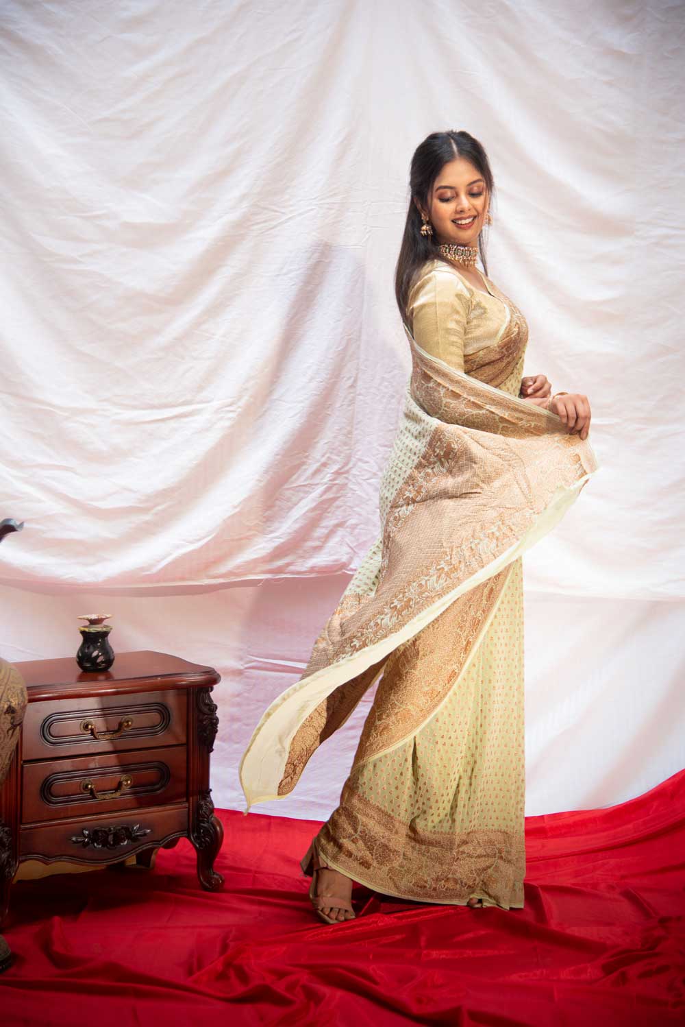 Light Pista Green Pure Khaddi Georgette Silk Banarasi Handloom Saree With Hadowven Shikargah Border In Antique Zari Light Pista Green Pure Khaddi Georgette Silk Banarasi Handloom Saree With Hadowven Shikargah Border In Antique Zari