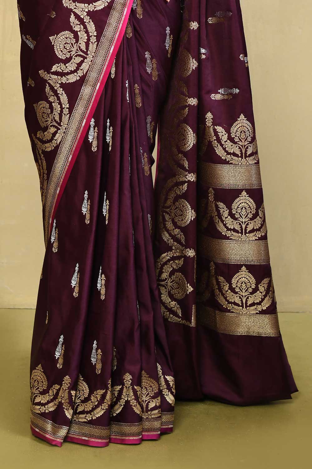 Deep Wine Banarasi Handloom Saree With Blouse Deep Wine Banarasi Handloom Saree With Blouse