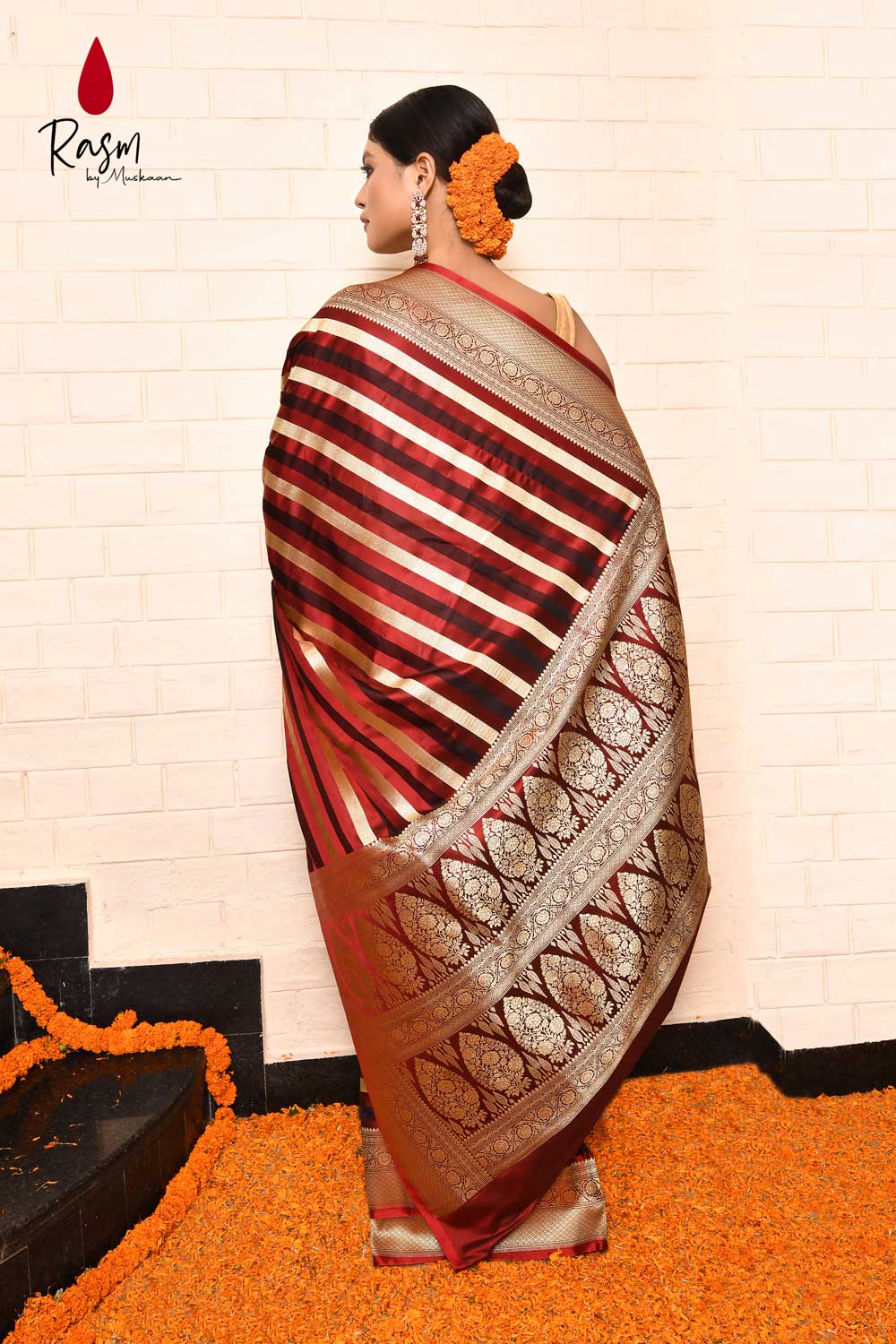 Tanchoi Banarasi Handloom Saree With Contemporary Stripe Pattern Design Tanchoi Banarasi Handloom Saree With Contemporary Stripe Pattern Design