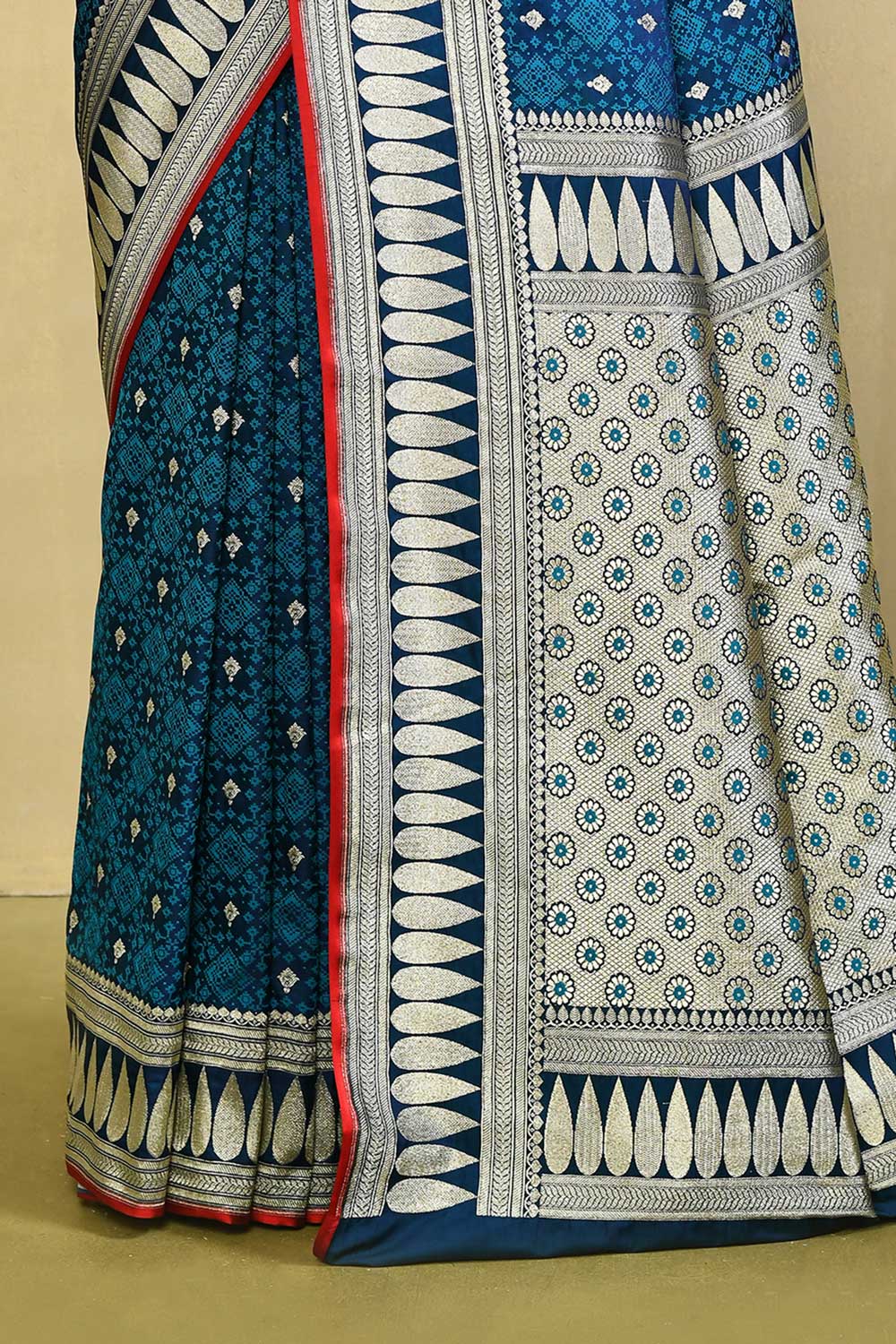 Blue Handloom Tanchoi Banarasi Saree With Handwoven Border Blue Handloom Tanchoi Banarasi Saree With Handwoven Border