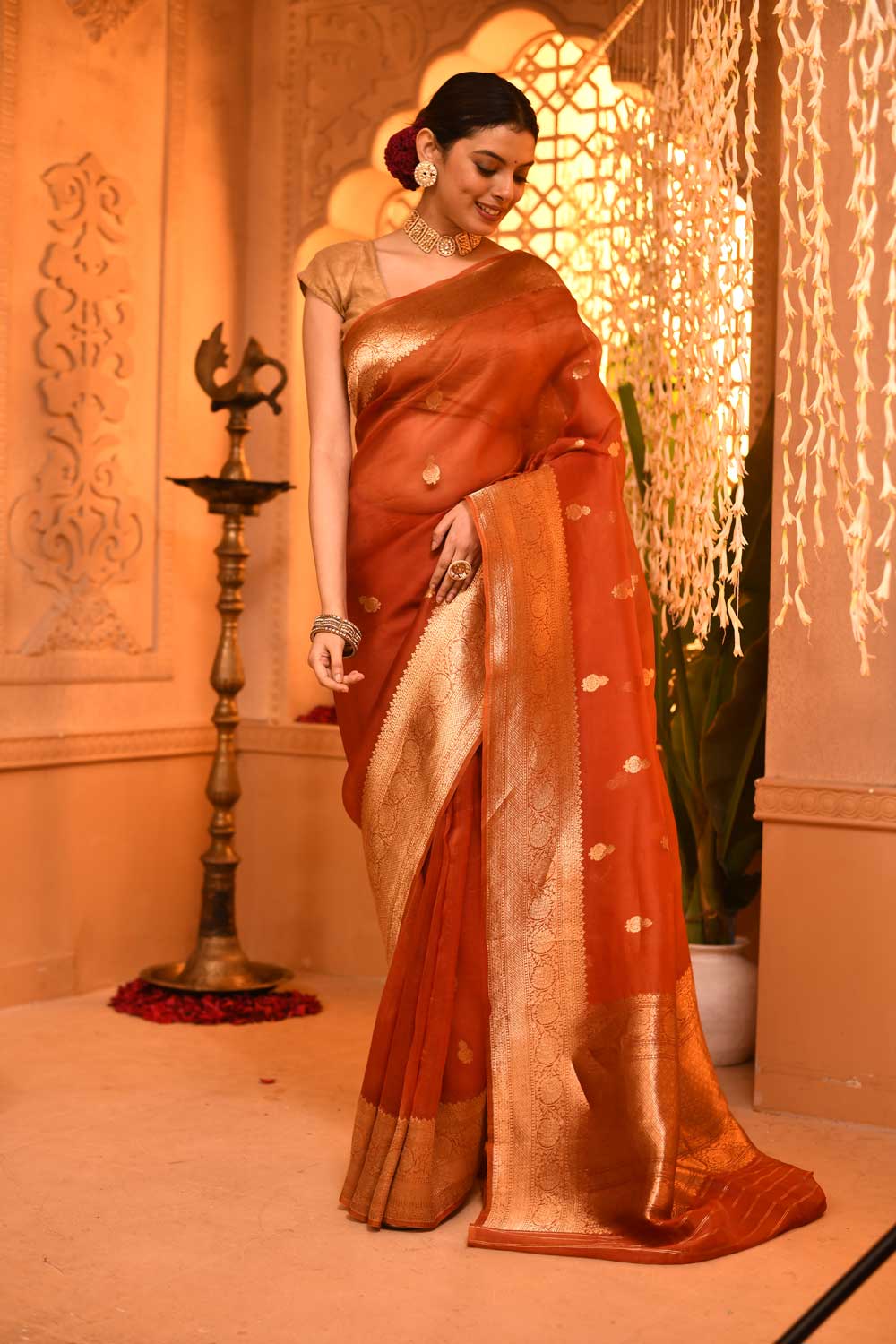 Rust Pure Kora Organza Banarasi Handloom Silk Saree With Kadhua Boota In Gold Zari Rust Pure Kora Organza Banarasi Handloom Silk Saree With Kadhua Boota In Gold Zari