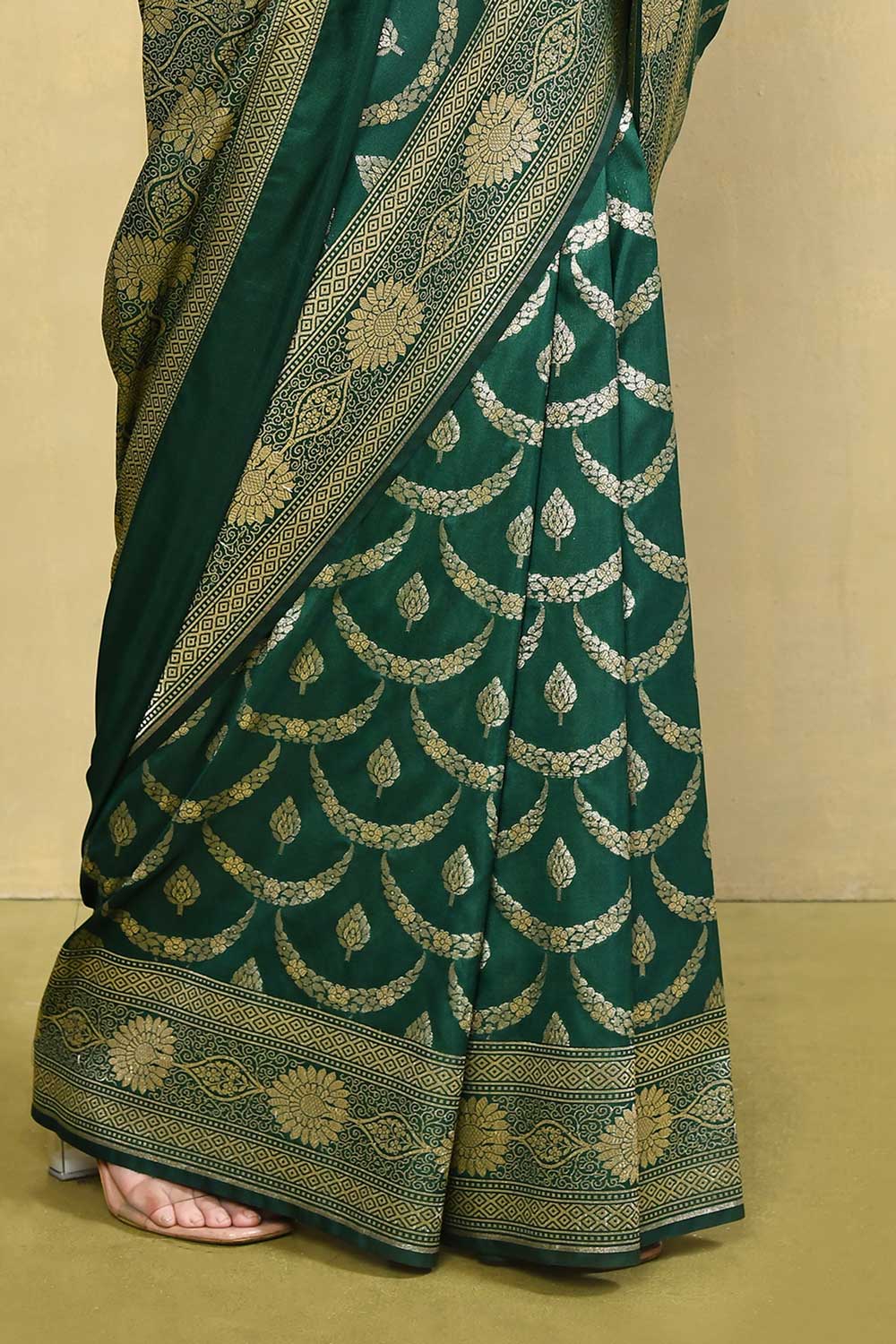 Green Banarasi Saree With Handwoven Jaal Pattern Green Banarasi Saree With Handwoven Jaal Pattern