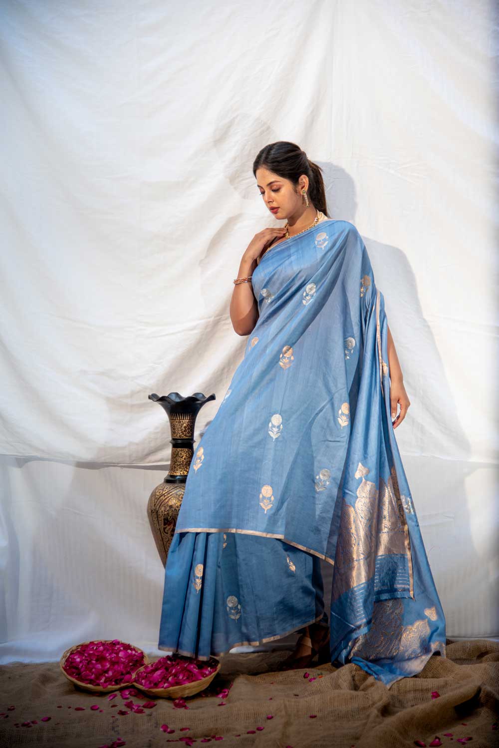 Rangkat Pure Katan Chiniya Silk Banarasi Handloom Saree With Kadhua Bootas Rangkat Pure Katan Chiniya Silk Banarasi Handloom Saree With Kadhua Bootas
