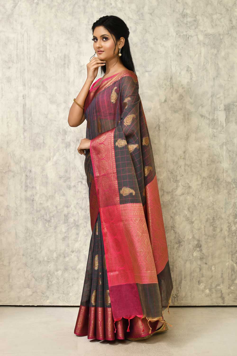 Cotton Silk Banaras Handloom Saree With Blouse Cotton Silk Banaras Handloom Saree With Blouse