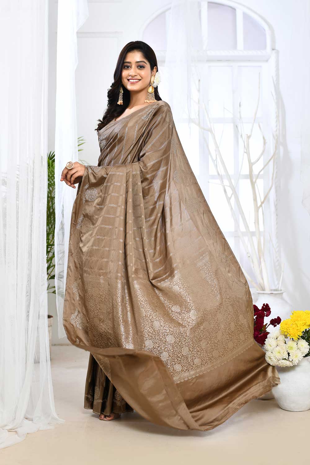 Mouse Grey Mushru Satin Banarasi Saree With Tanchoi Weave And Silver Booti Mouse Grey Mushru Satin Banarasi Saree With Tanchoi Weave And Silver Booti