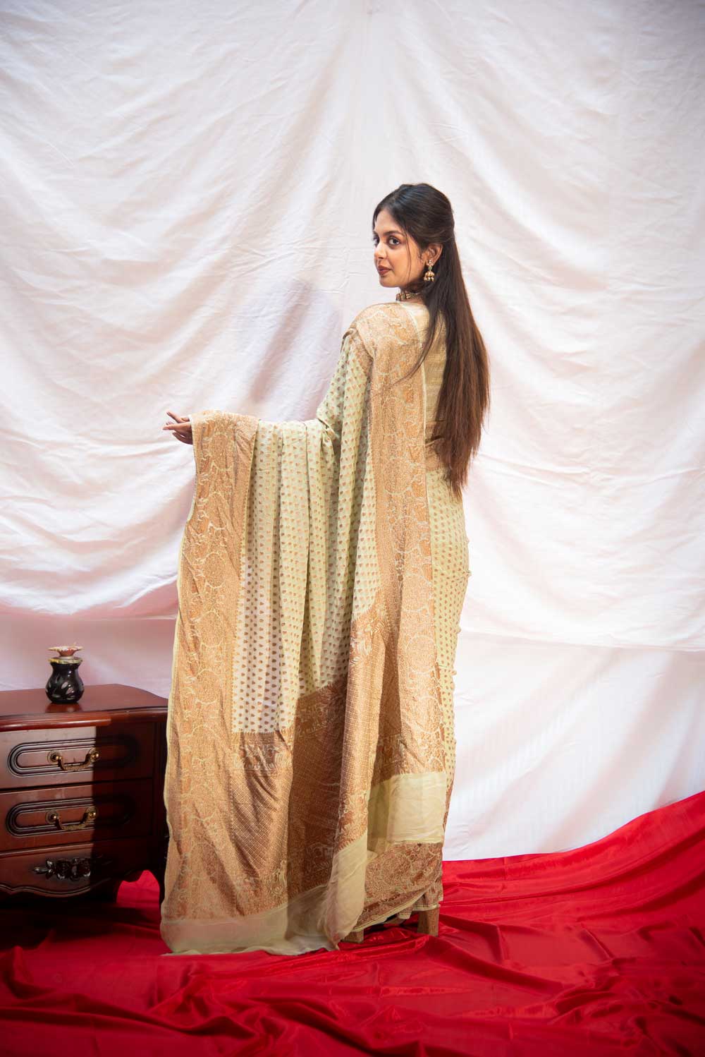 Light Pista Green Pure Khaddi Georgette Silk Banarasi Handloom Saree With Hadowven Shikargah Border In Antique Zari Light Pista Green Pure Khaddi Georgette Silk Banarasi Handloom Saree With Hadowven Shikargah Border In Antique Zari