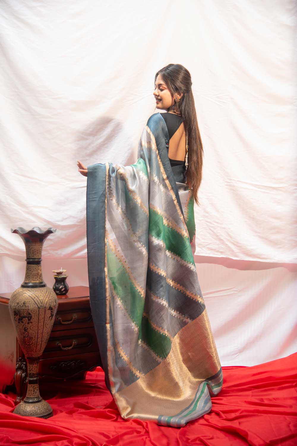 Grey And Green Rangkat Pure Kora Organza  Banarasi Handloom Silk Saree With Modern Contemporary Body Grey And Green Rangkat Pure Kora Organza  Banarasi Handloom Silk Saree With Modern Contemporary Body