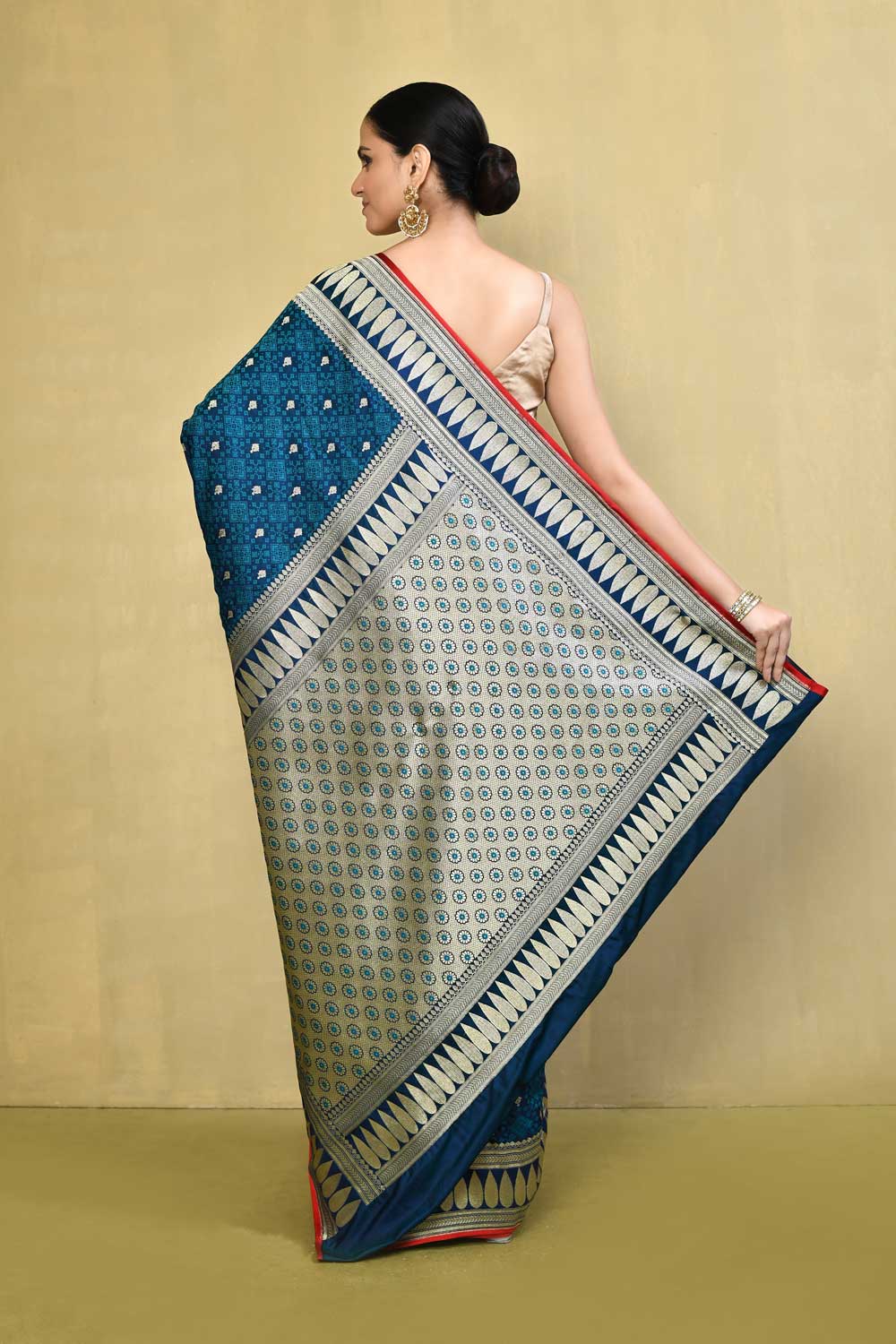 Blue Handloom Saree With Handwoven Border Blue Handloom Saree With Handwoven Border