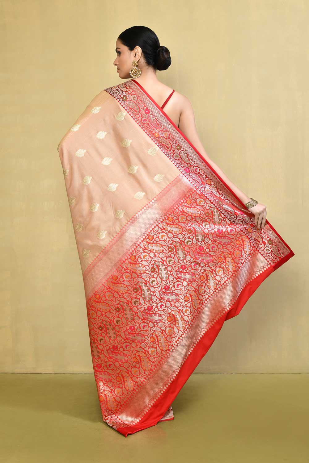 Tussar/Beige - Red Handloom Saree With Contrast Meenakari Border Tussar/Beige - Red Handloom Saree With Contrast Meenakari Border