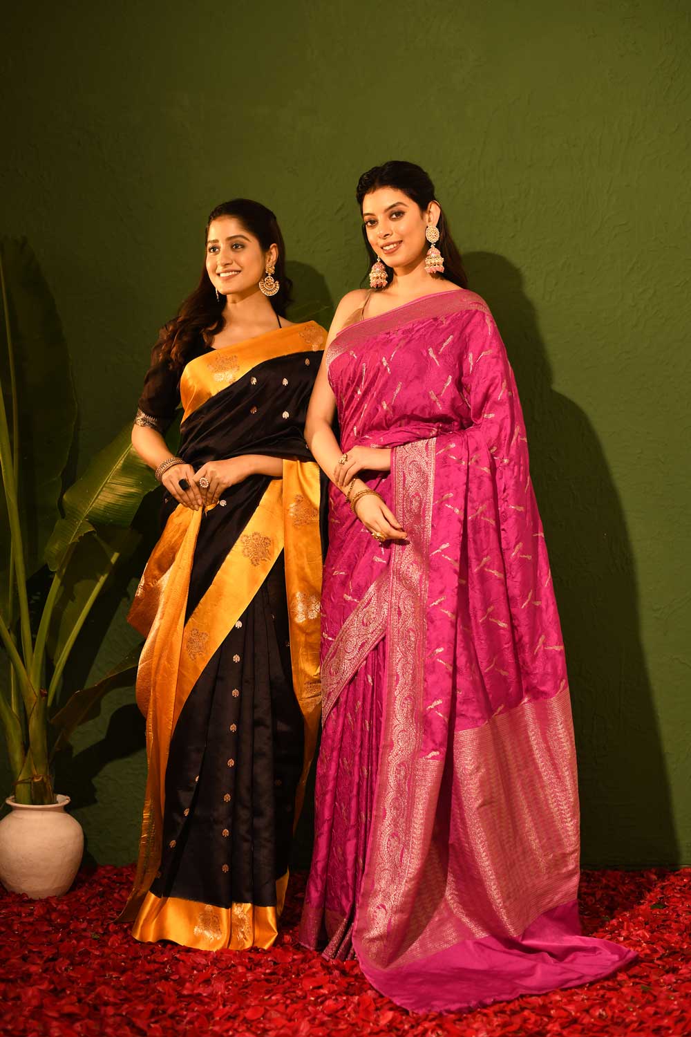 Black Pure Katan Silk Saree With Contrast Kadhua Border Black Pure Katan Silk Saree With Contrast Kadhua Border