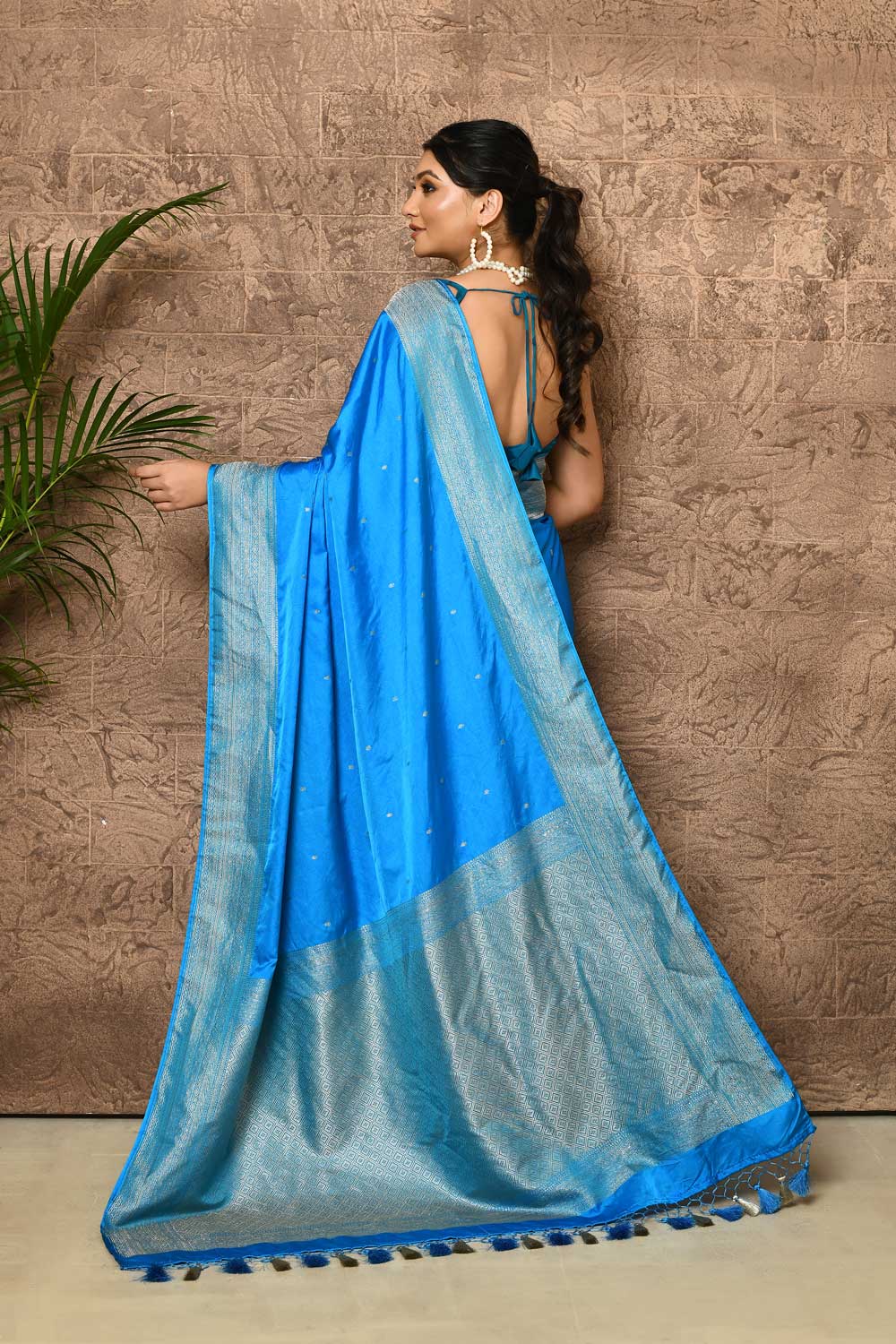 Dark Sky Blue Katan Mushru Satin Banarasi Handloom Saree With Allover  Booti Dark Sky Blue Katan Mushru Satin Banarasi Handloom Saree With Allover  Booti
