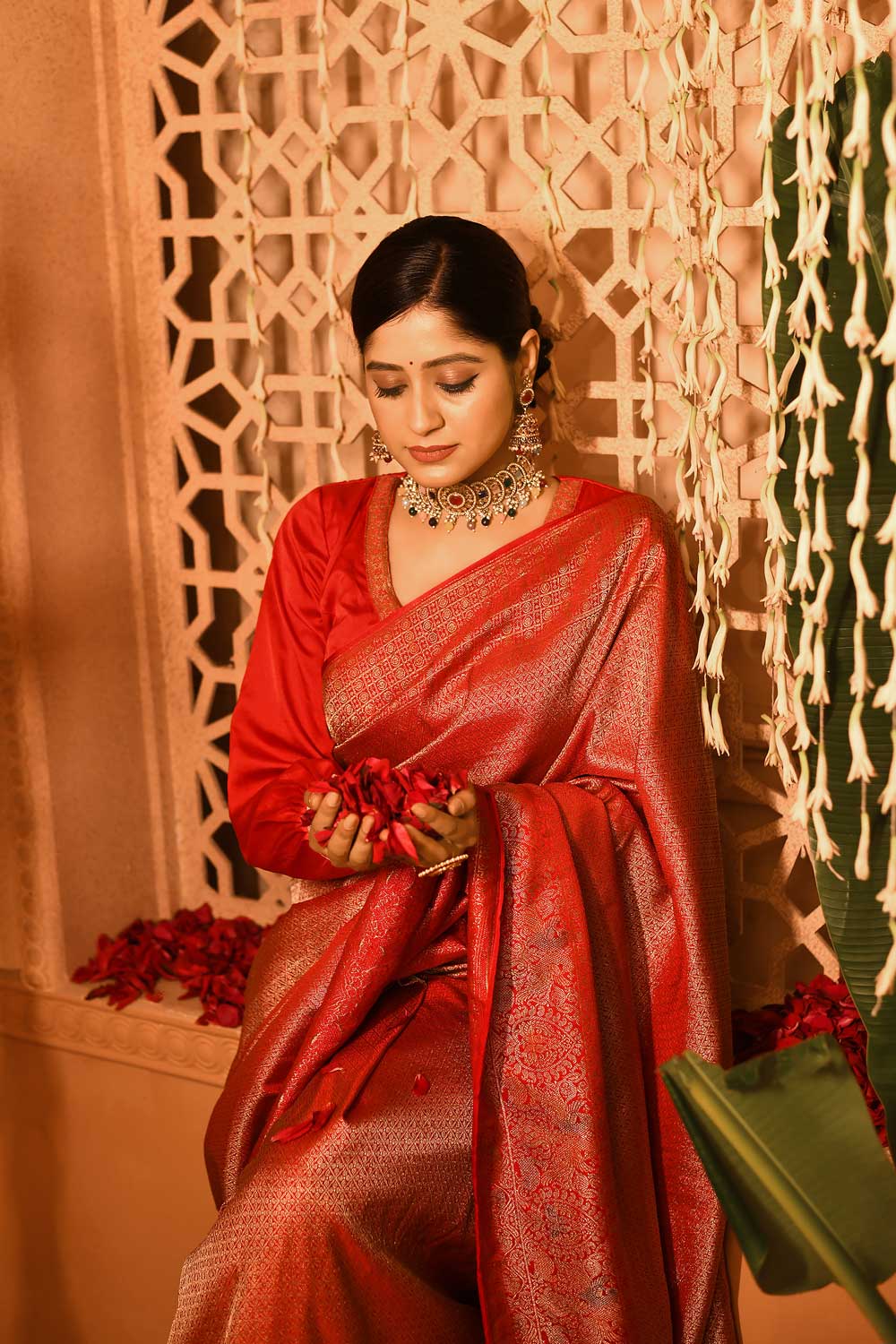 Red Mushru Satin Banarasi Handloom Saree With Blouse Red Mushru Satin Banarasi Handloom Saree With Blouse