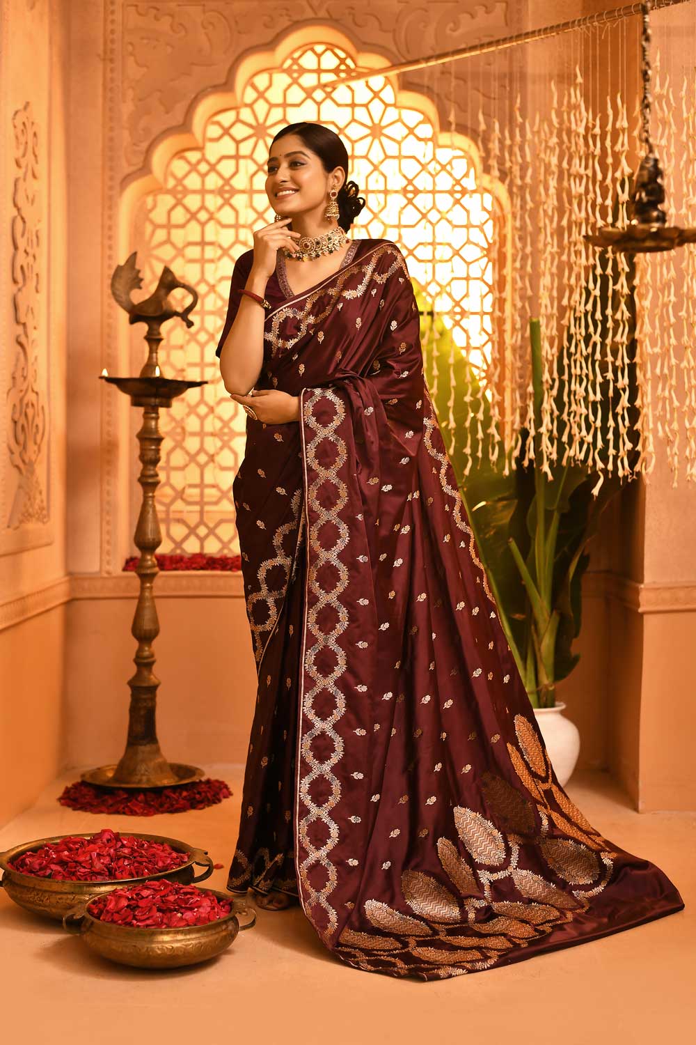 Wine Mushru Banarasi Handloom Saree With Artistic And Meenakari Border Wine Mushru Banarasi Handloom Saree With Artistic And Meenakari Border